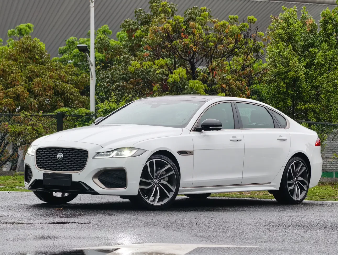 Jaguar XFL