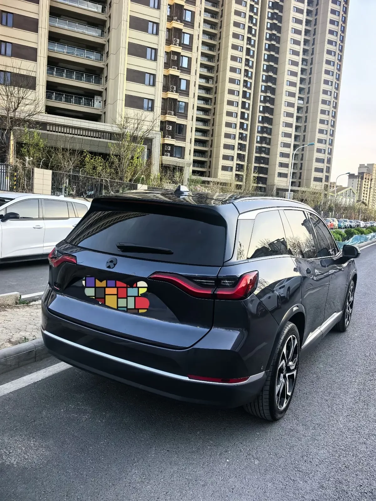 NIO ES8