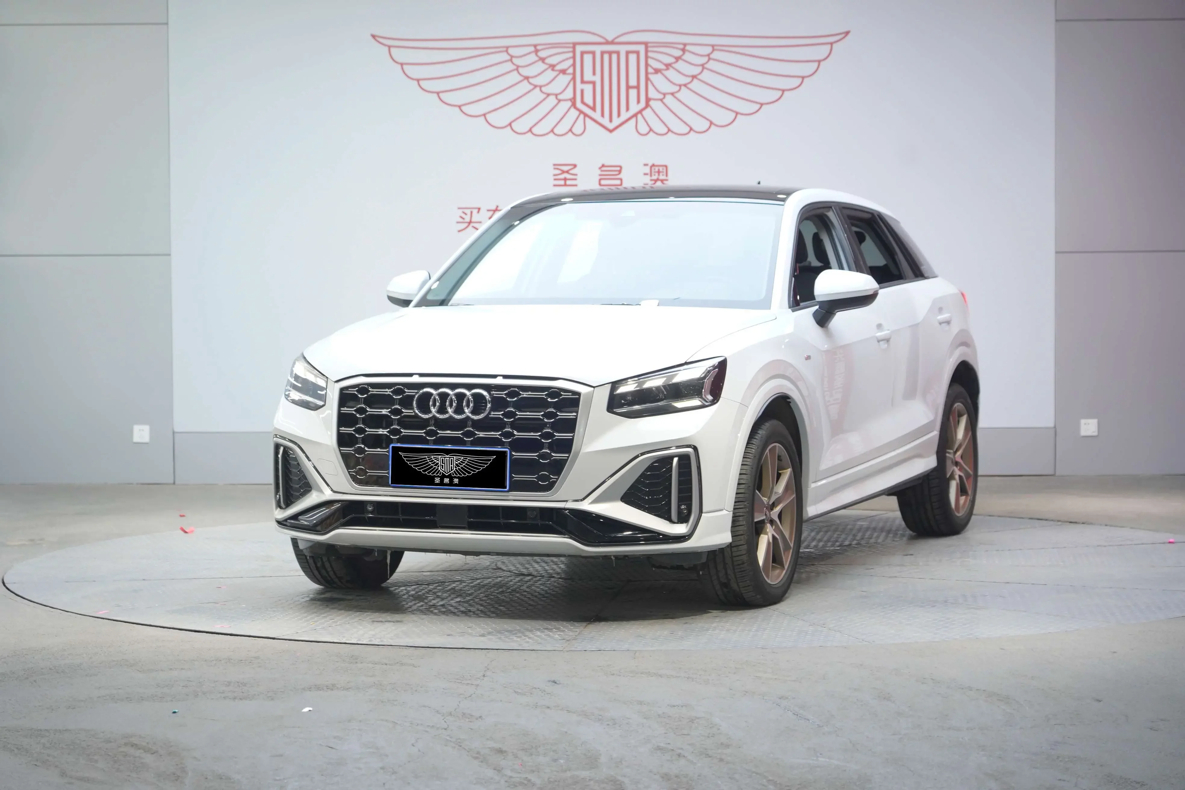Audi Q2L