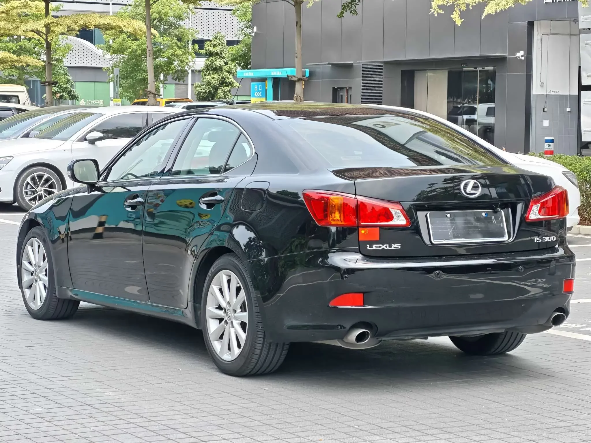 Lexus IS
