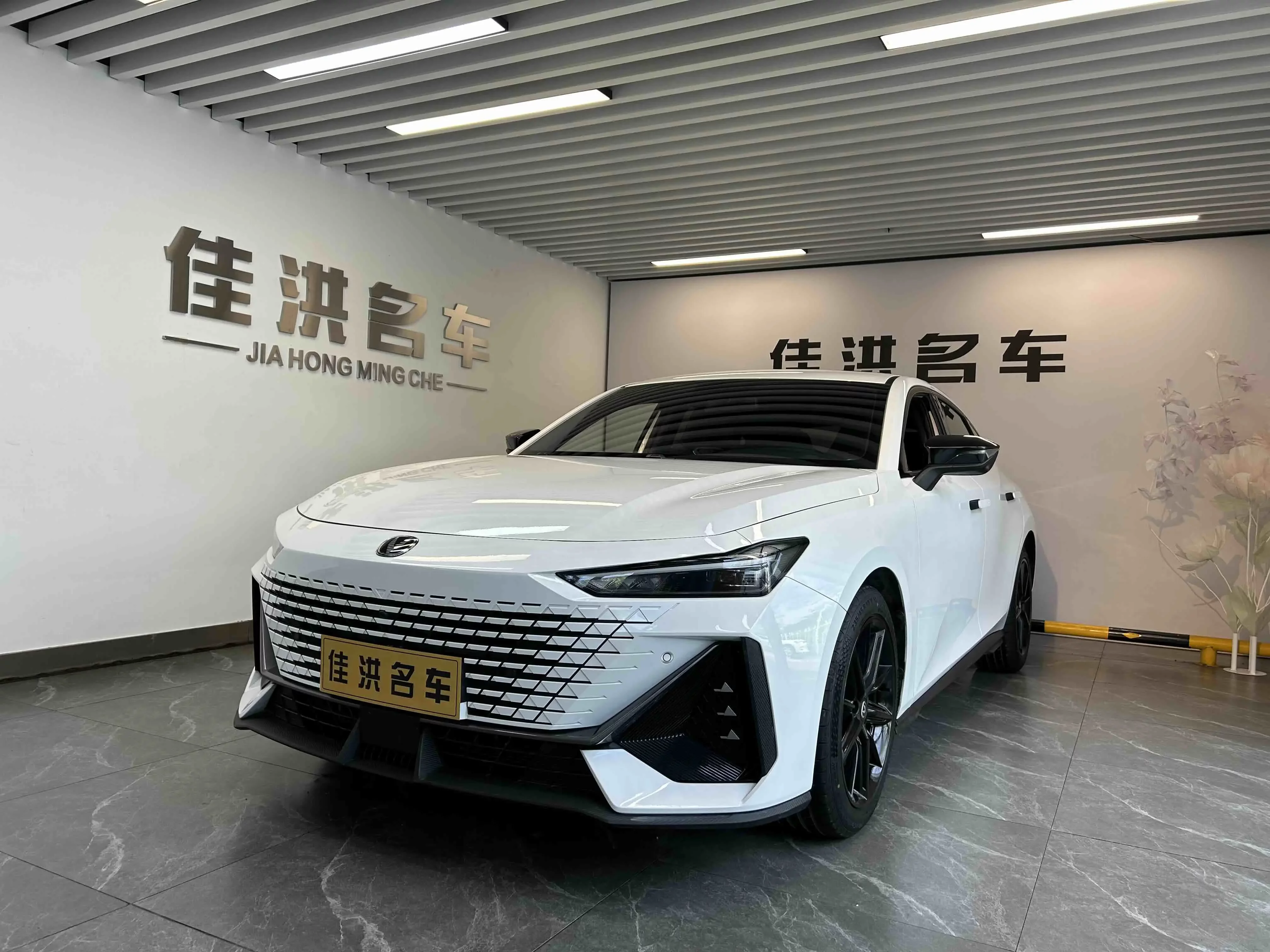 Changan UNI-V  из Китая