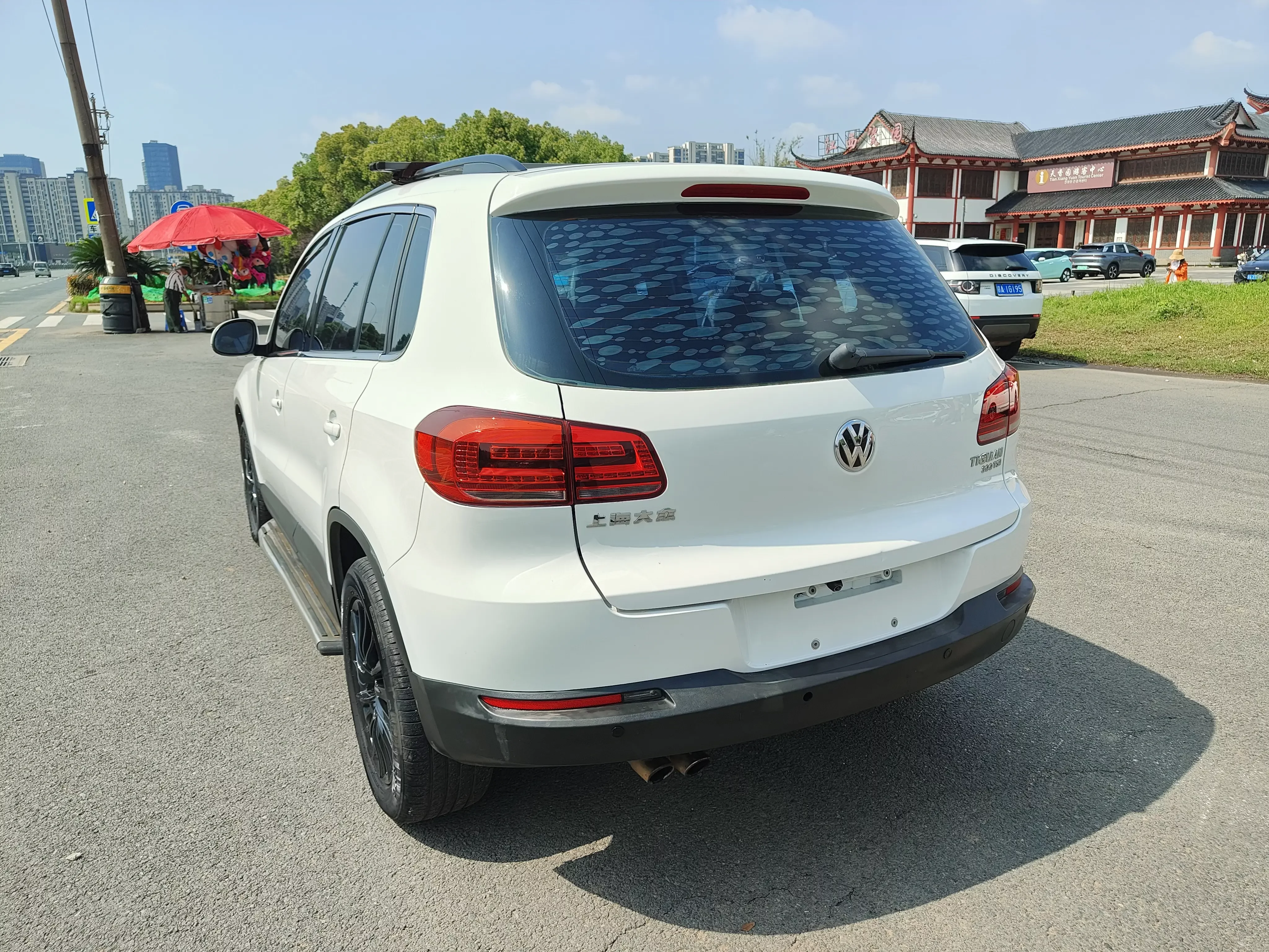Volkswagen Tiguan (Tharu)