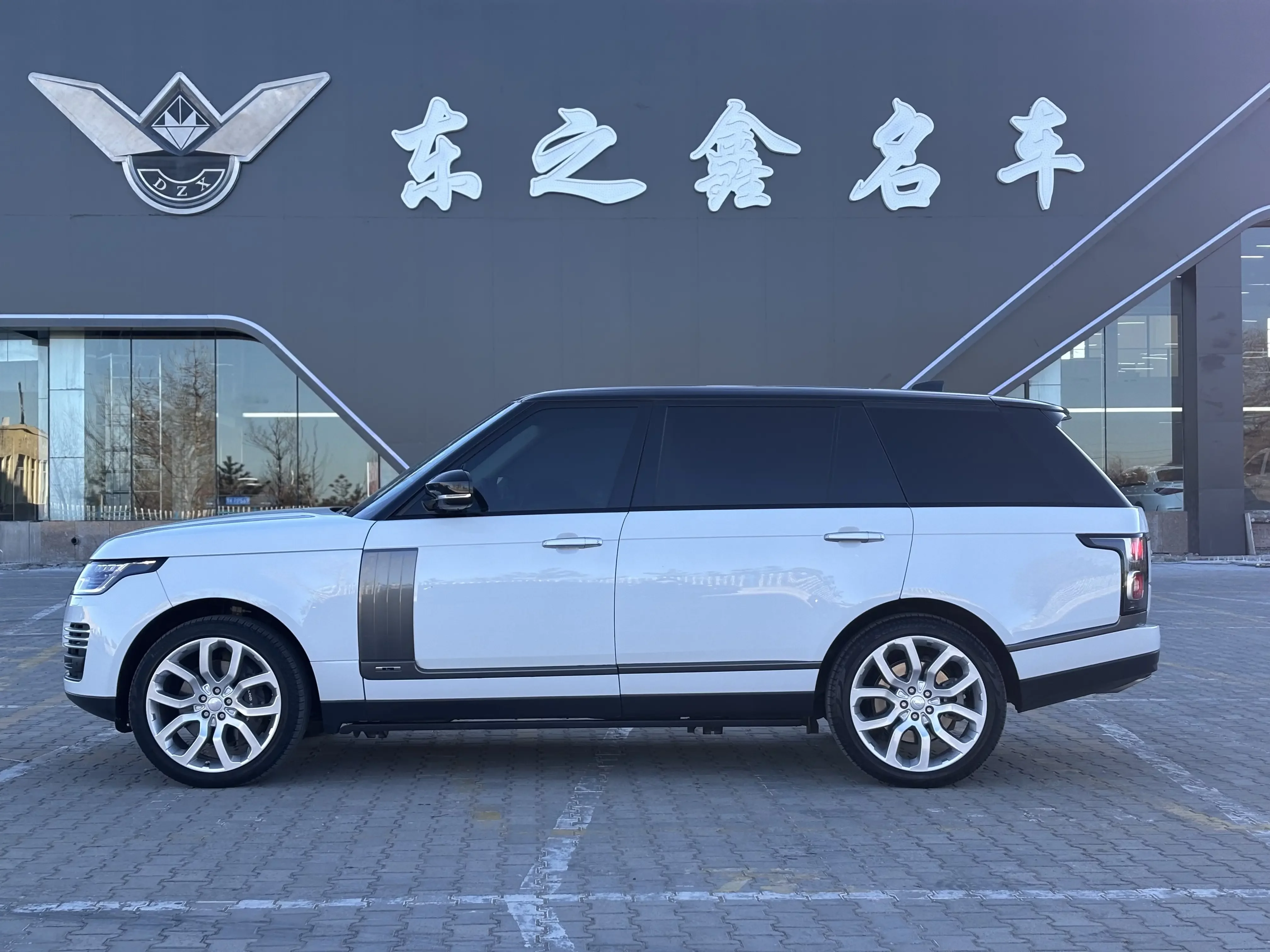 Land Rover range rover