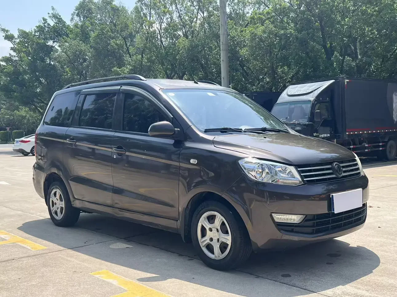 Dongfeng Fengon 330