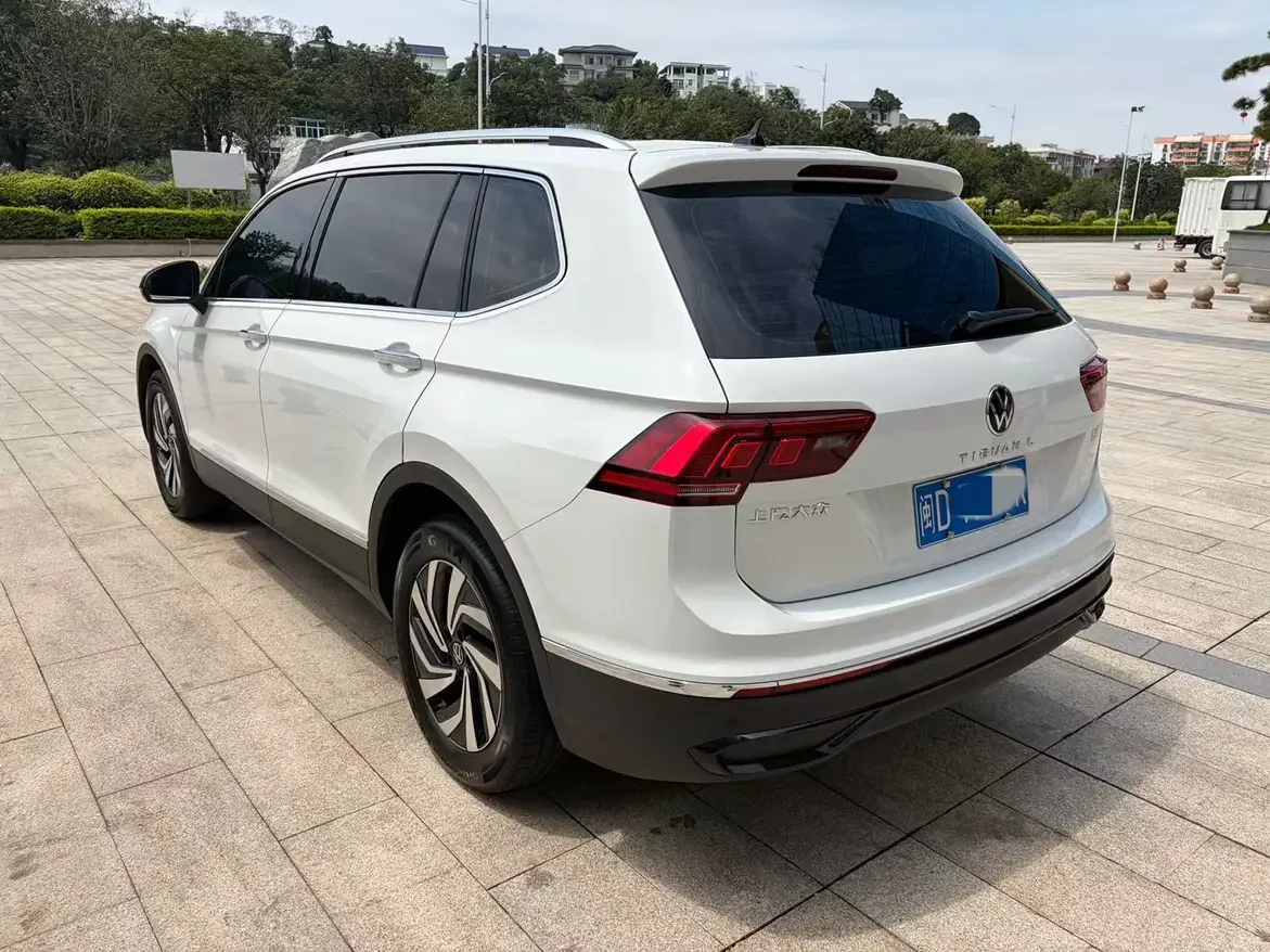 Volkswagen Tiguan L