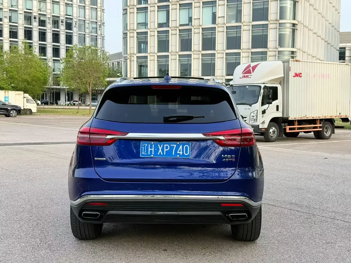 Hongqi HS5