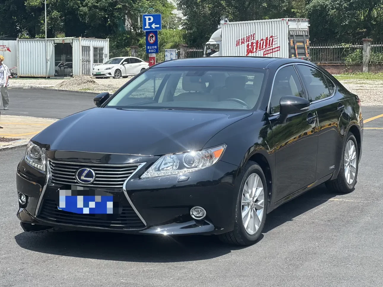 Lexus ES