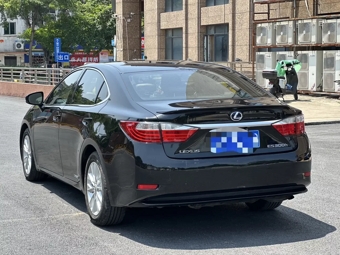 Lexus ES