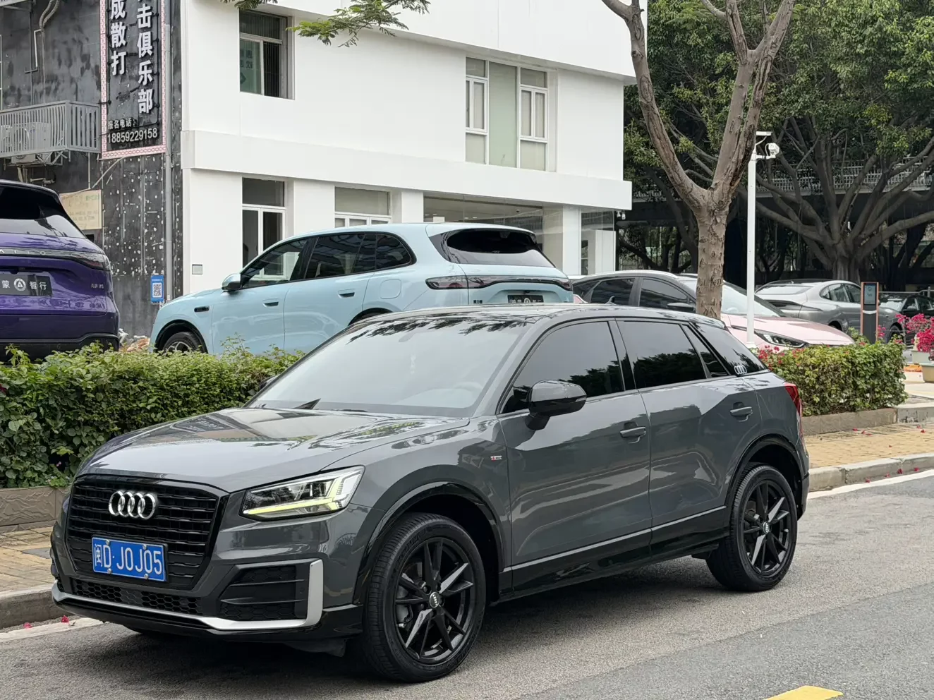 Audi Q2L