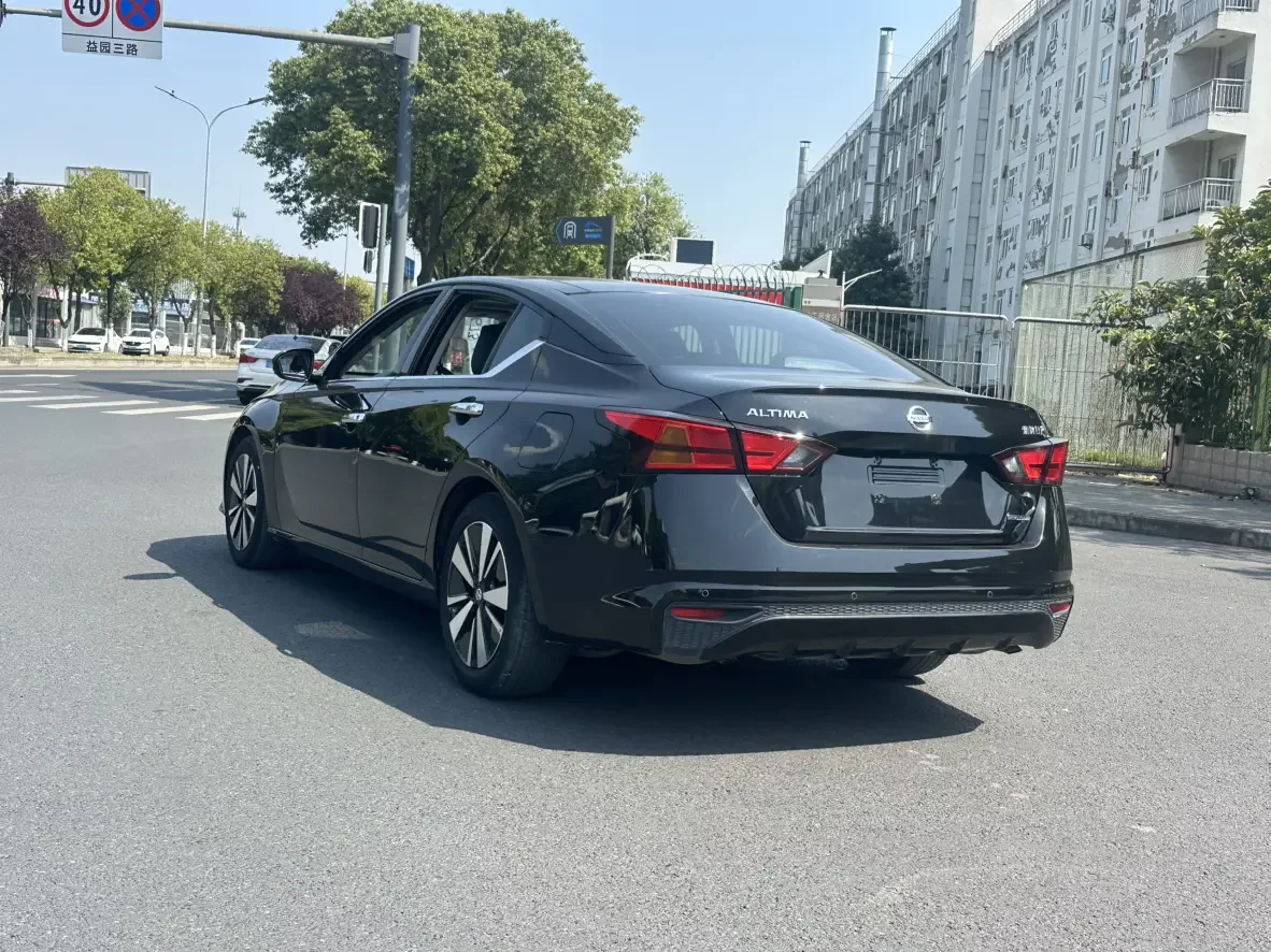 Nissan Altima