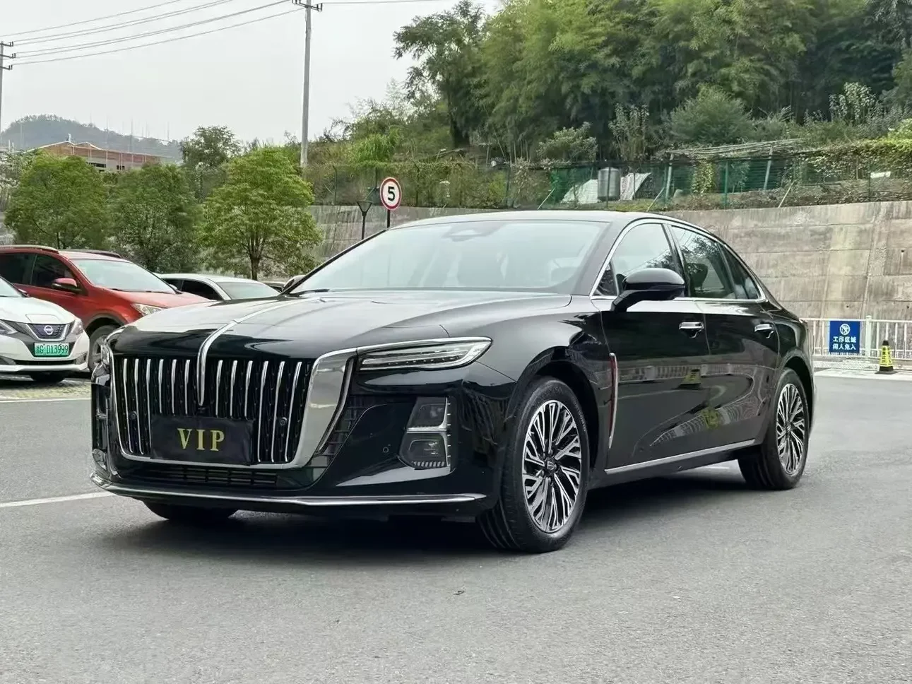 Hongqi H5
