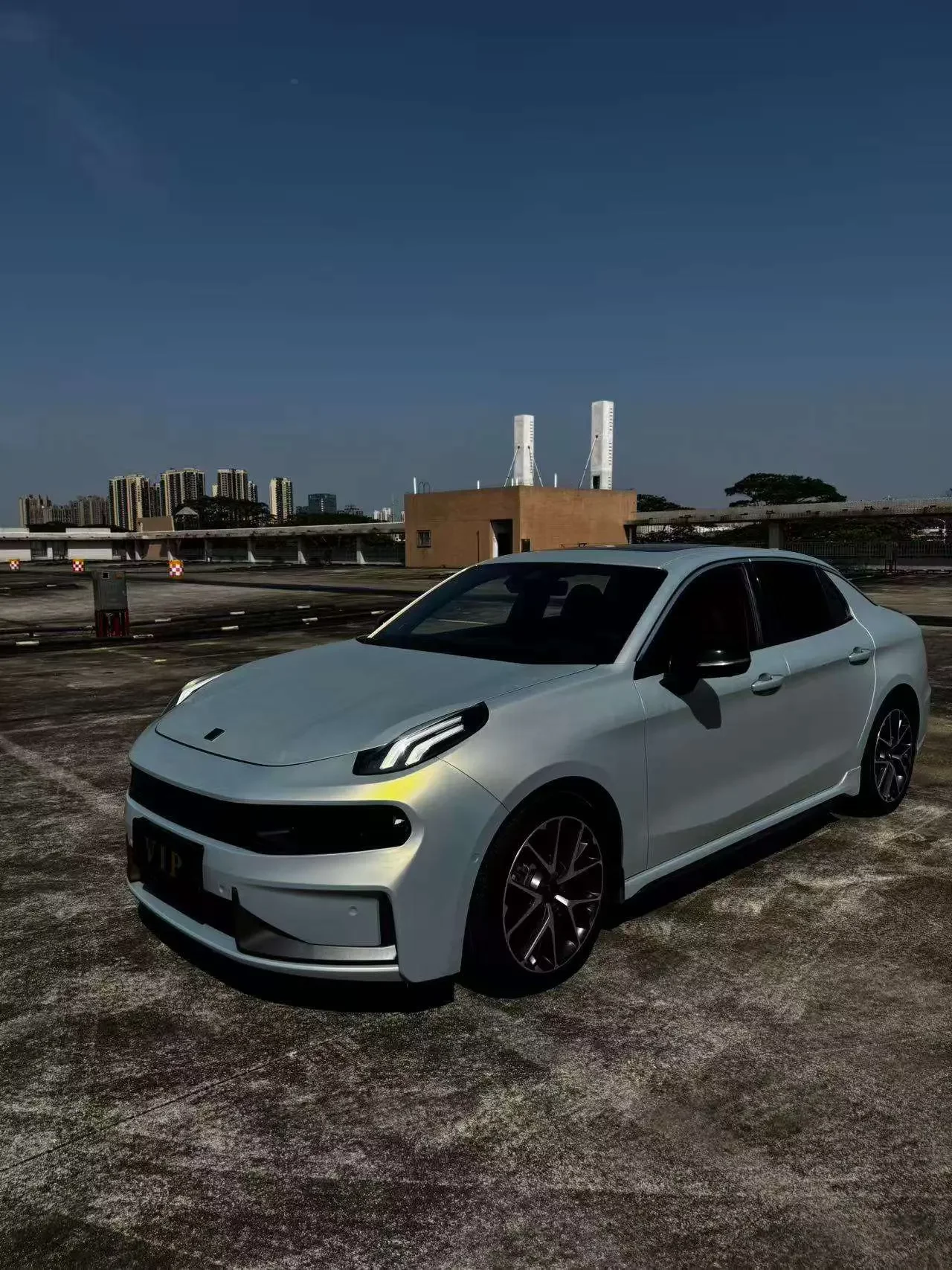 Lynk & Co 03