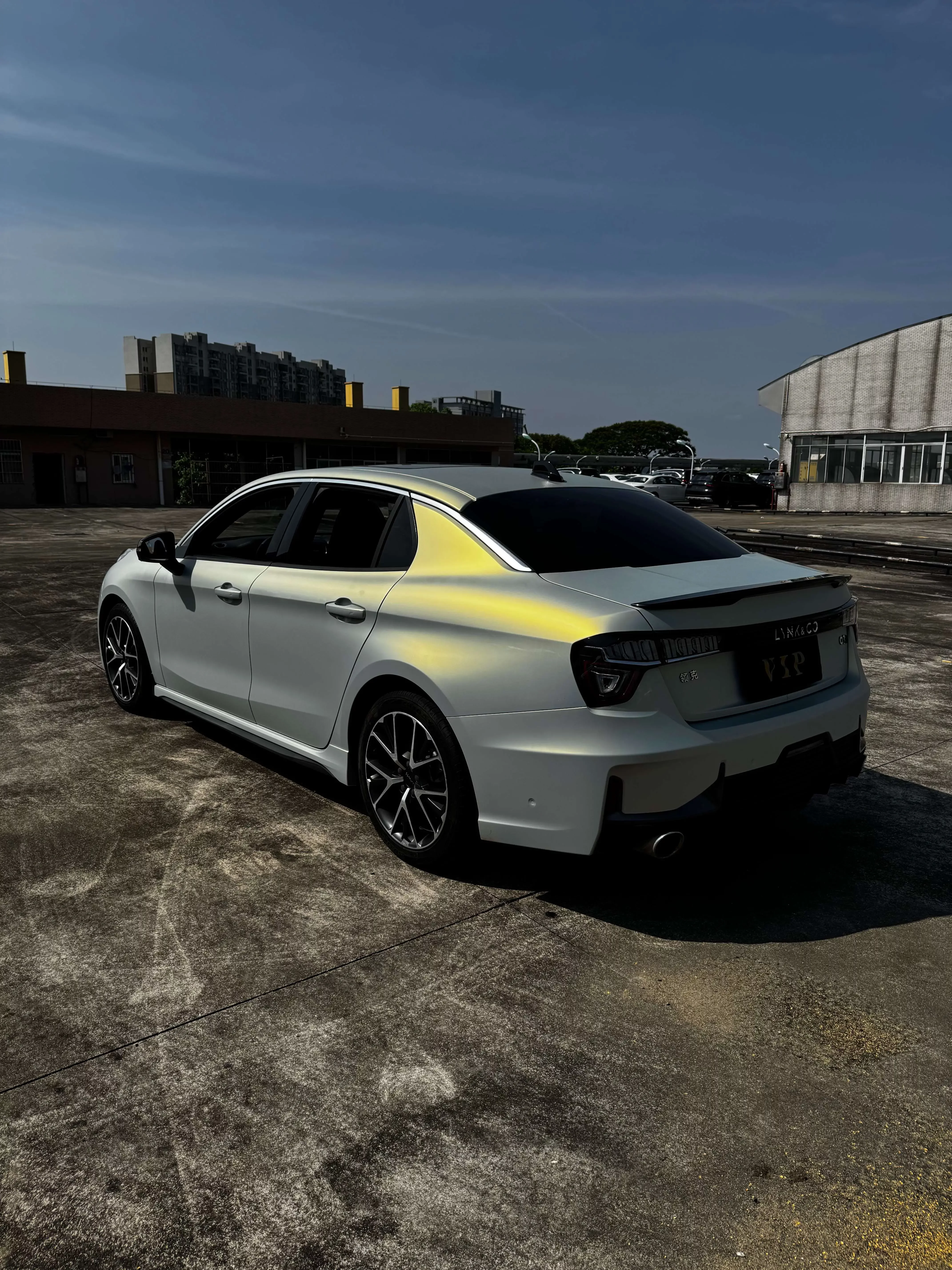 Lynk & Co 03