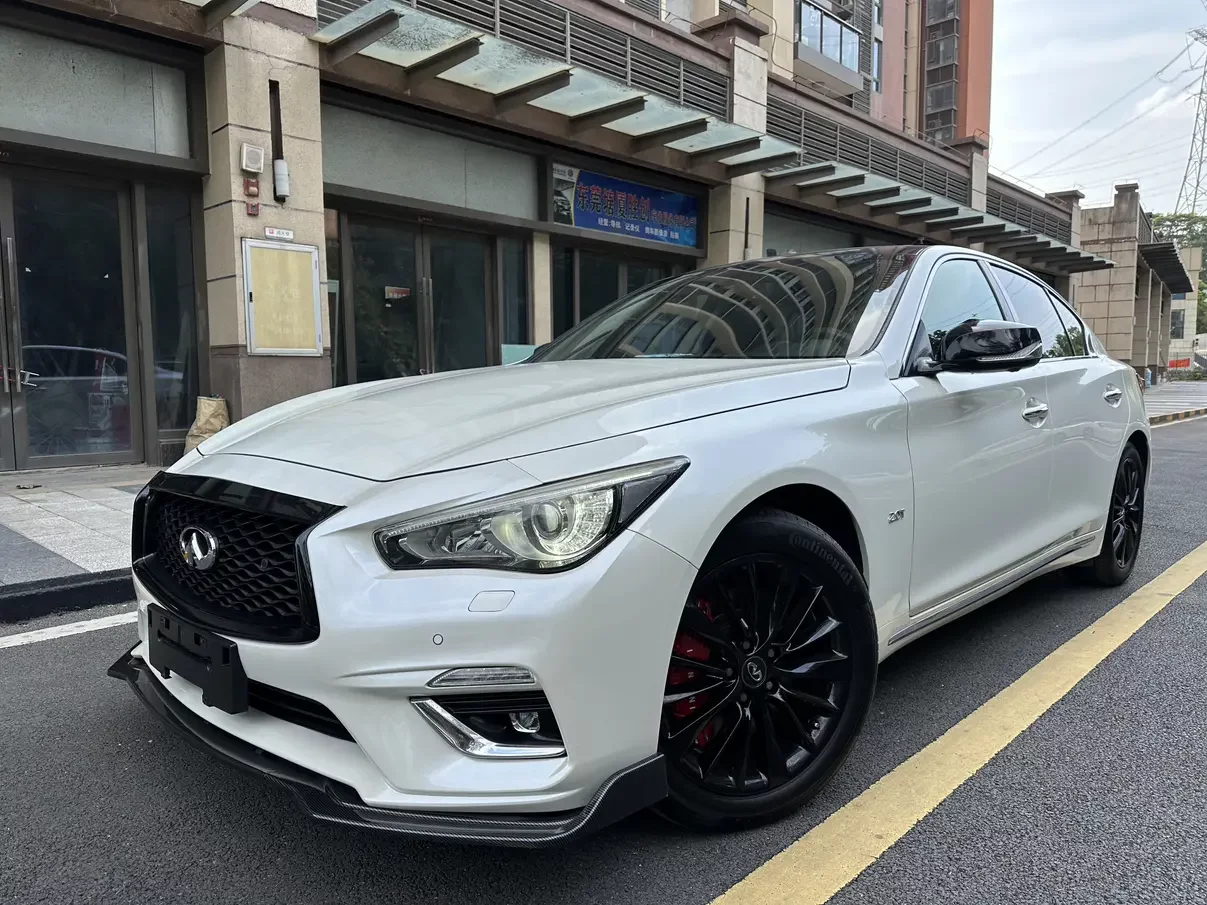 Infiniti Q50L