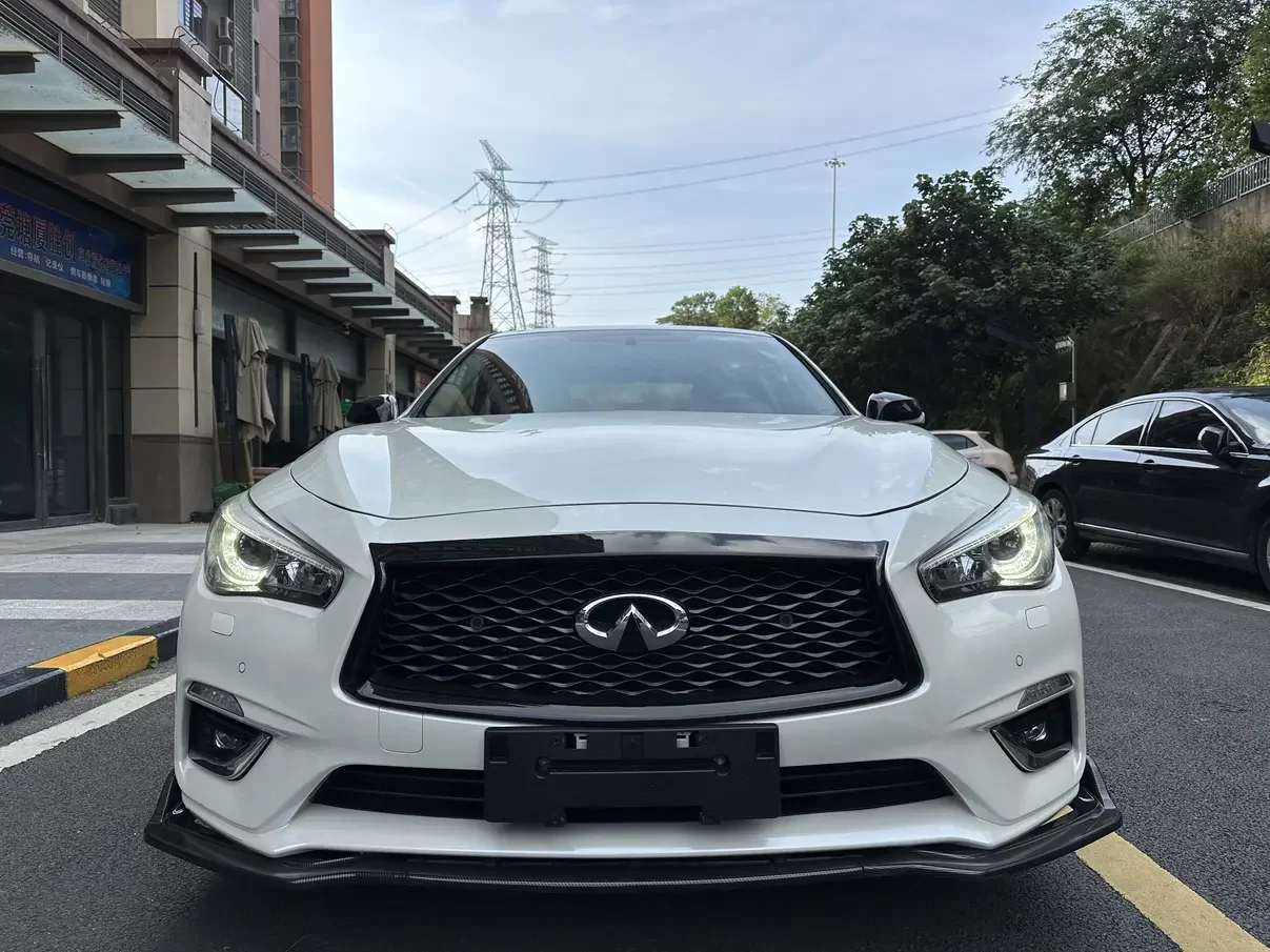 Infiniti Q50L