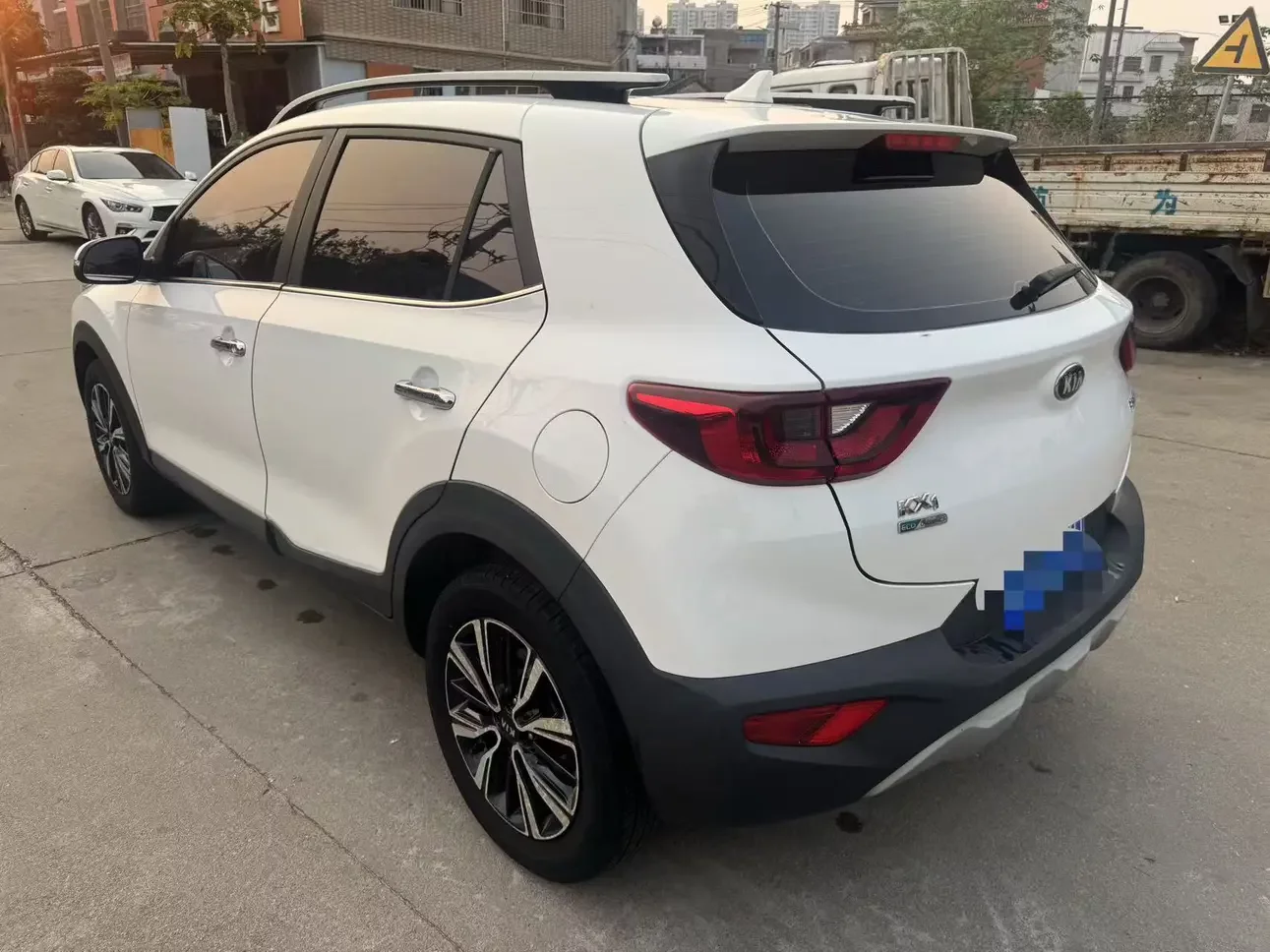 Kia KX1