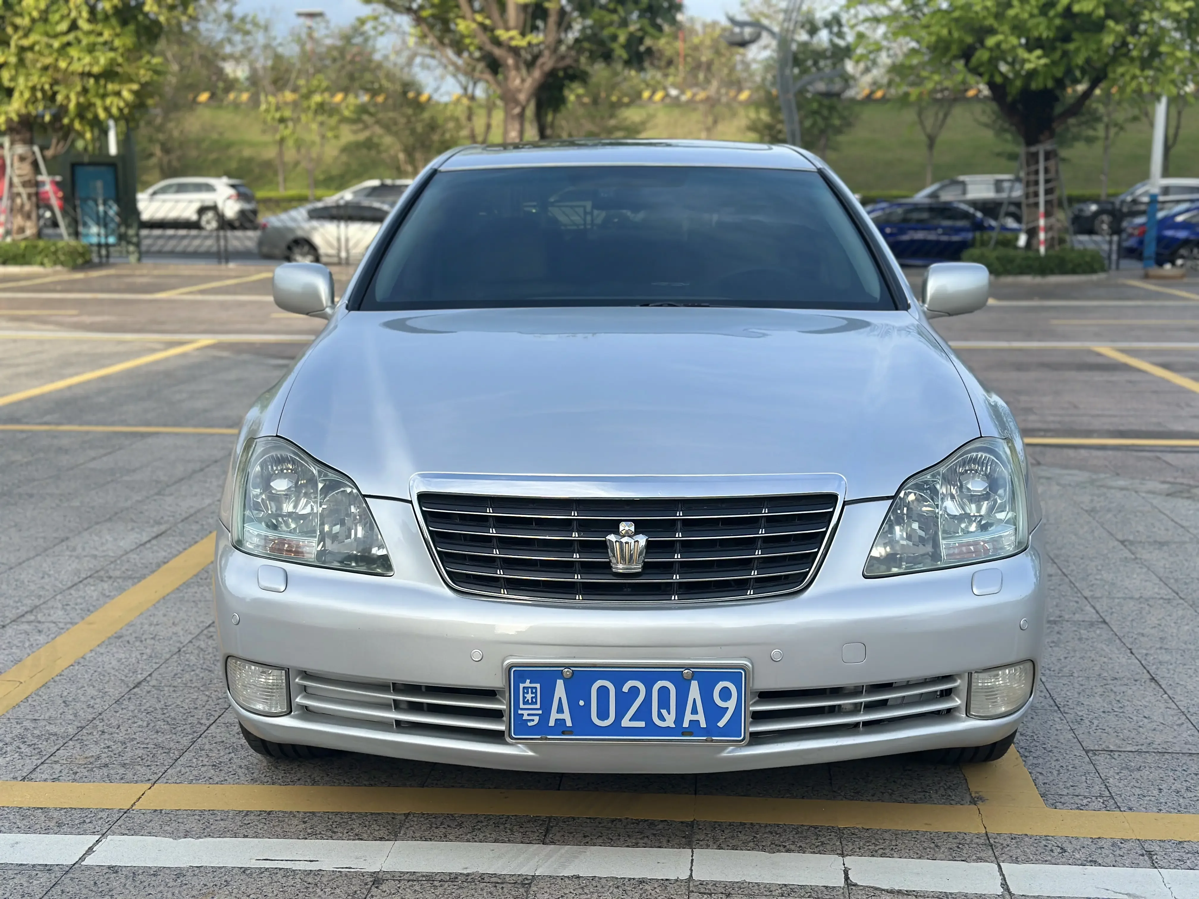 Toyota crown