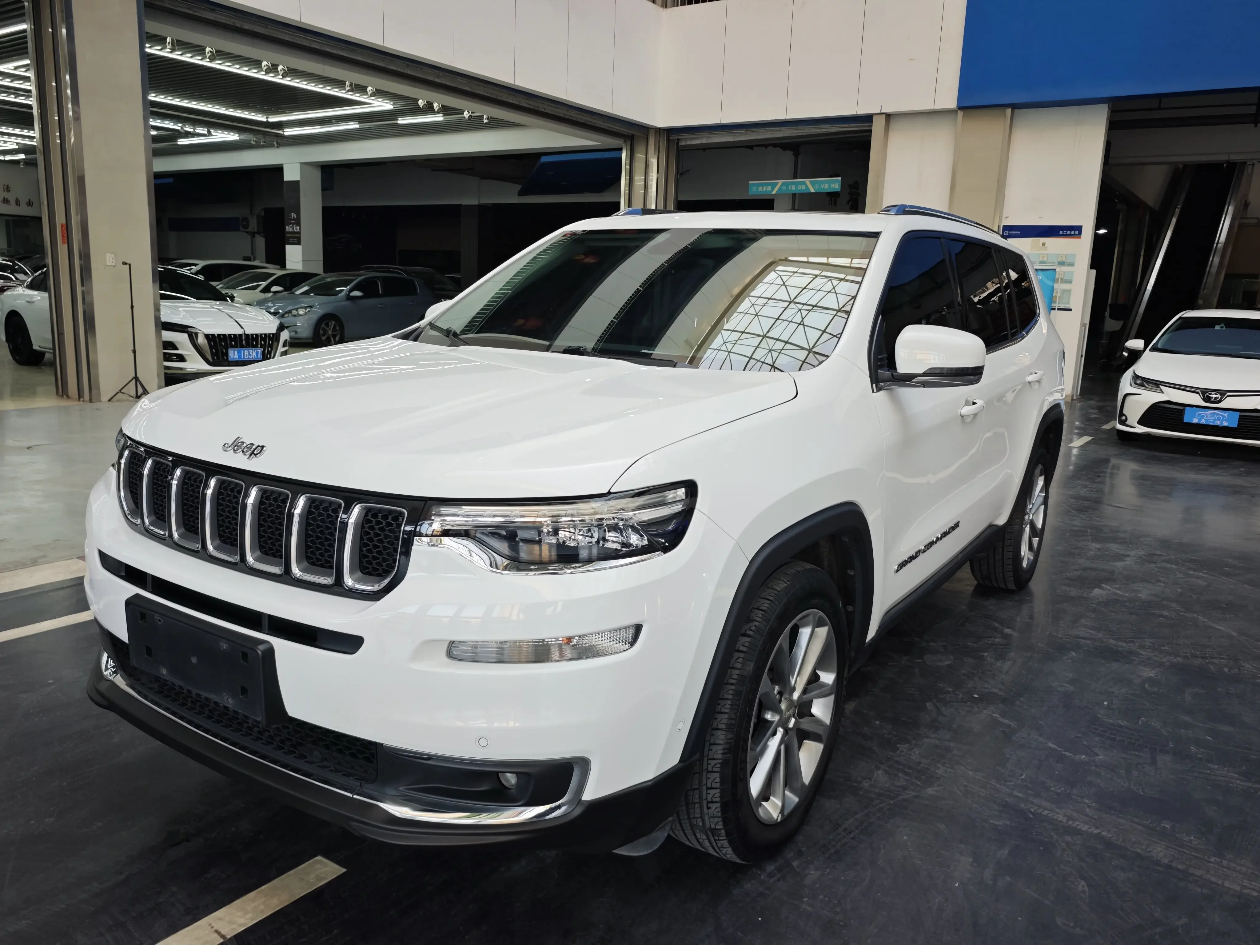 Jeep grand commander