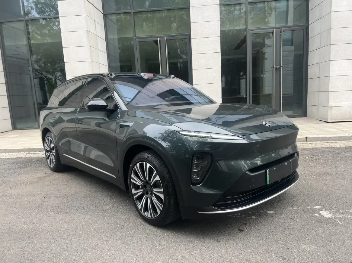NIO ES8