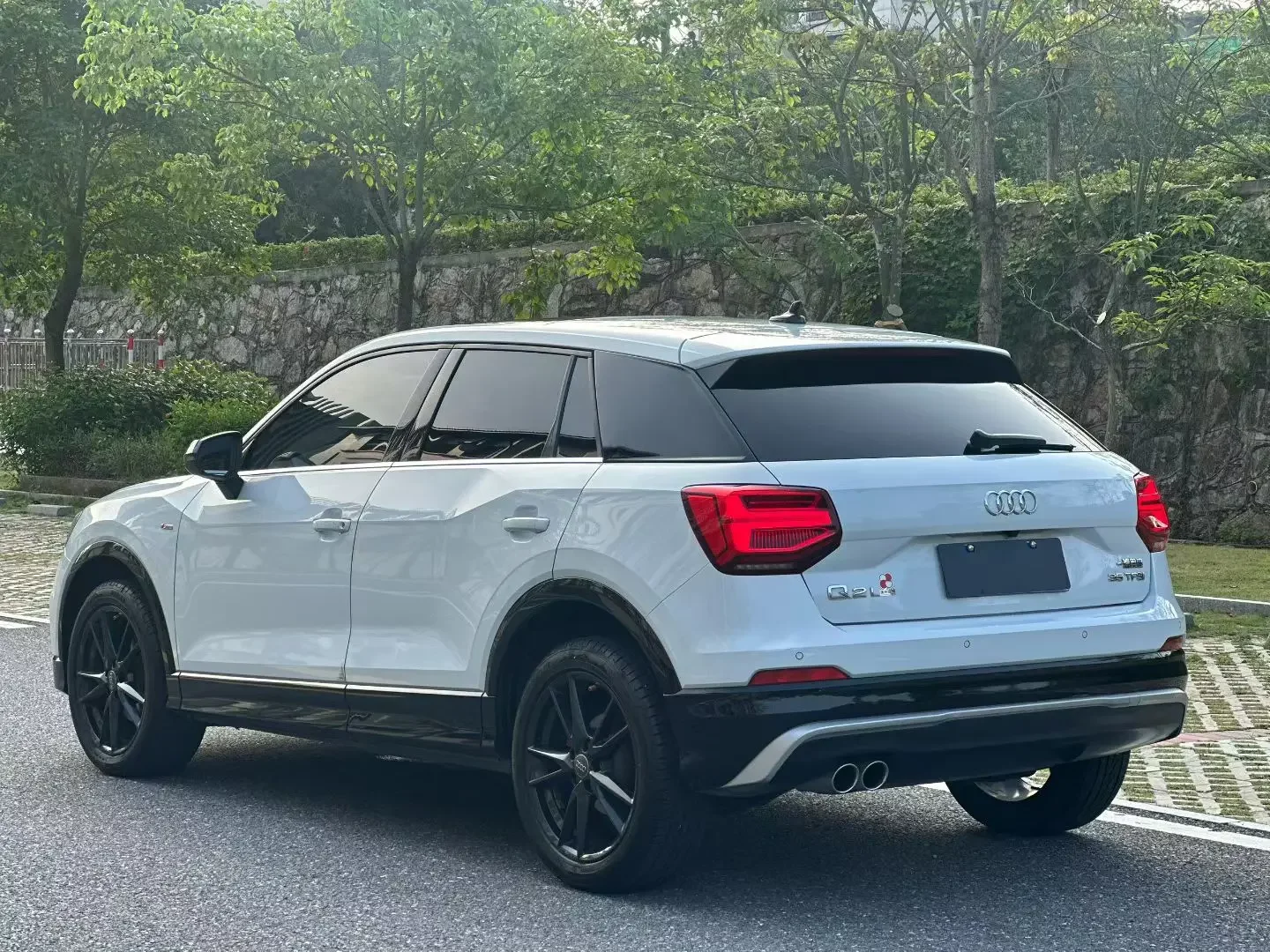 Audi Q2L