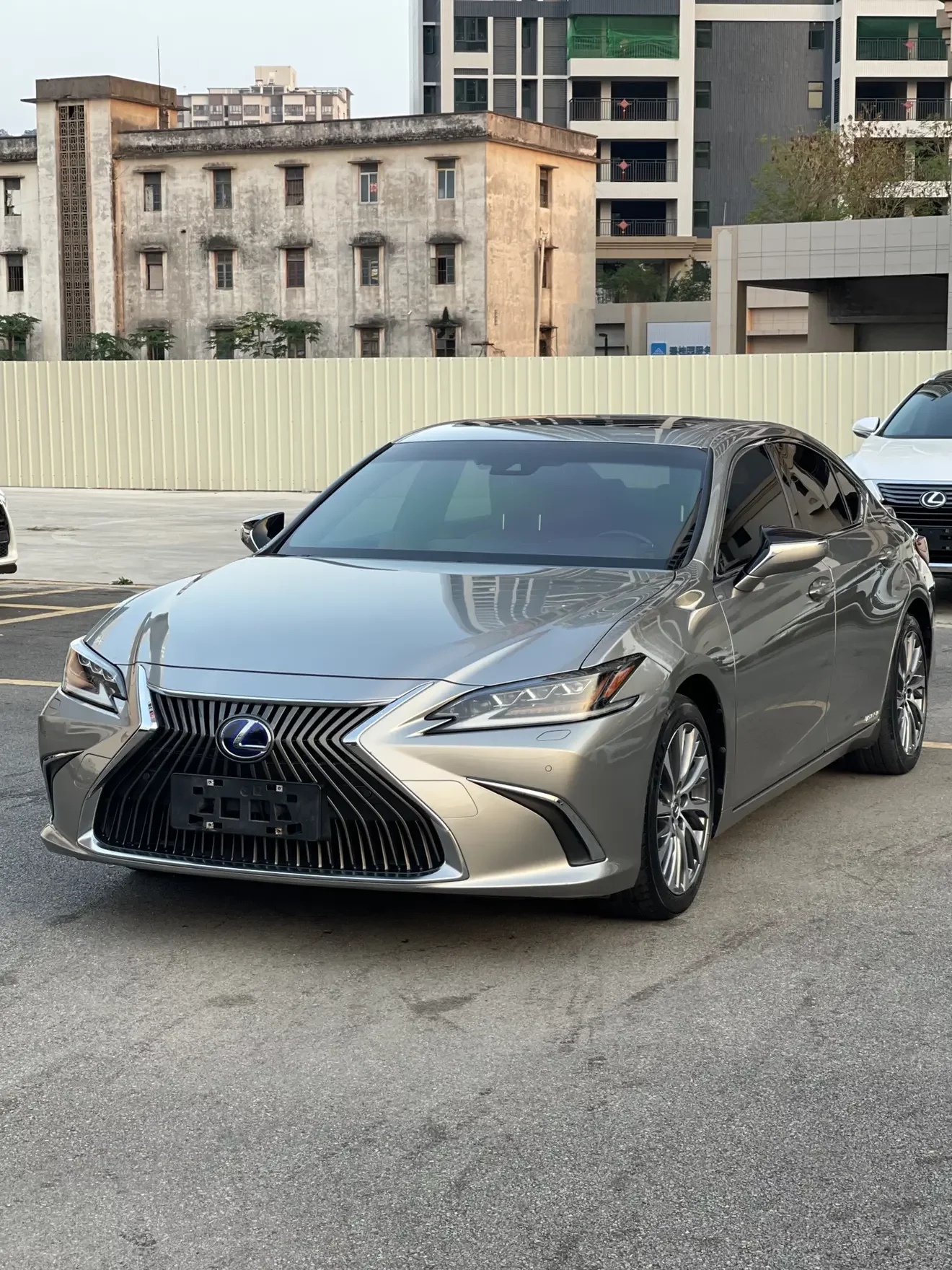 Lexus ES