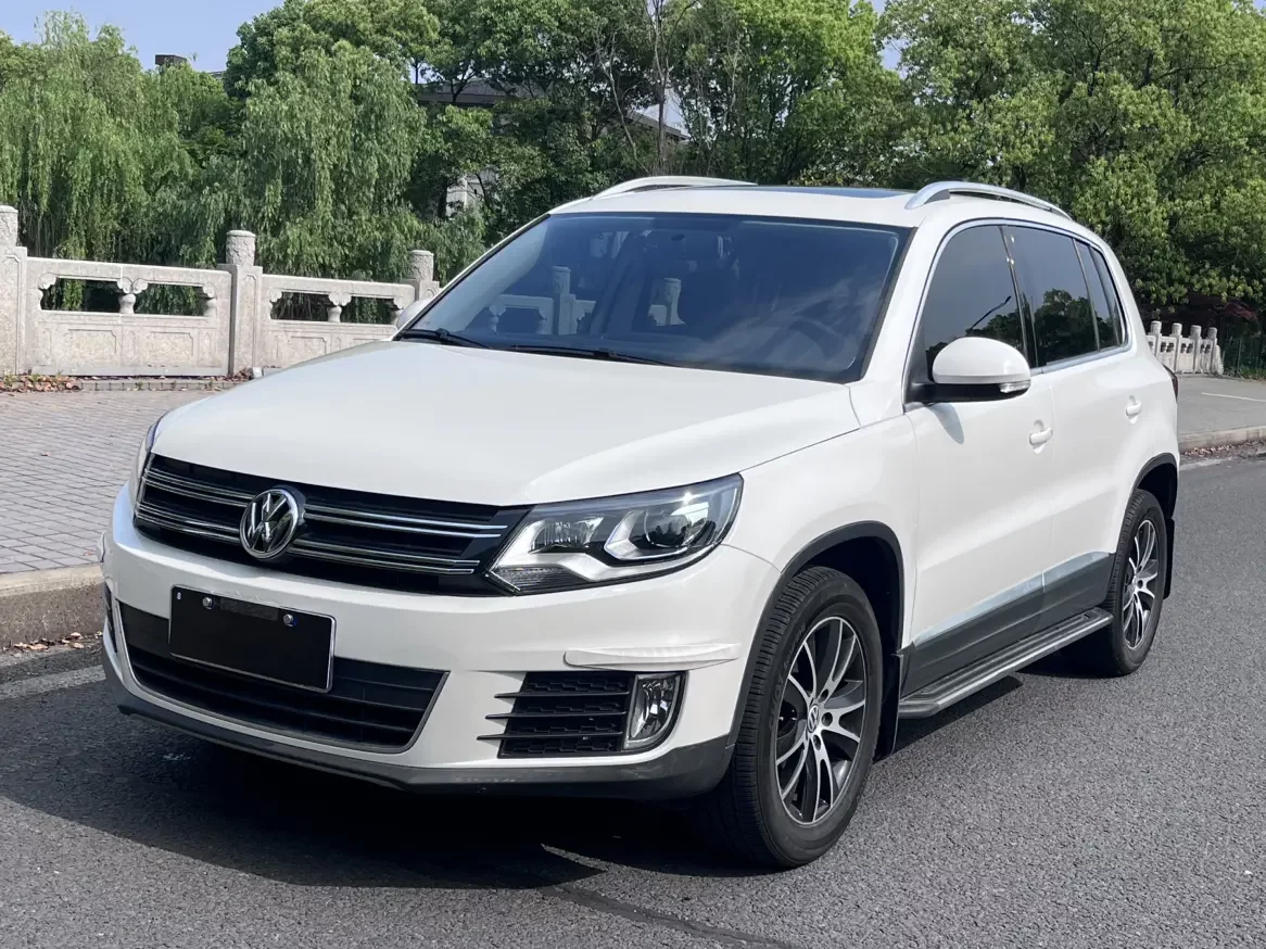 Volkswagen Tiguan (Tharu)