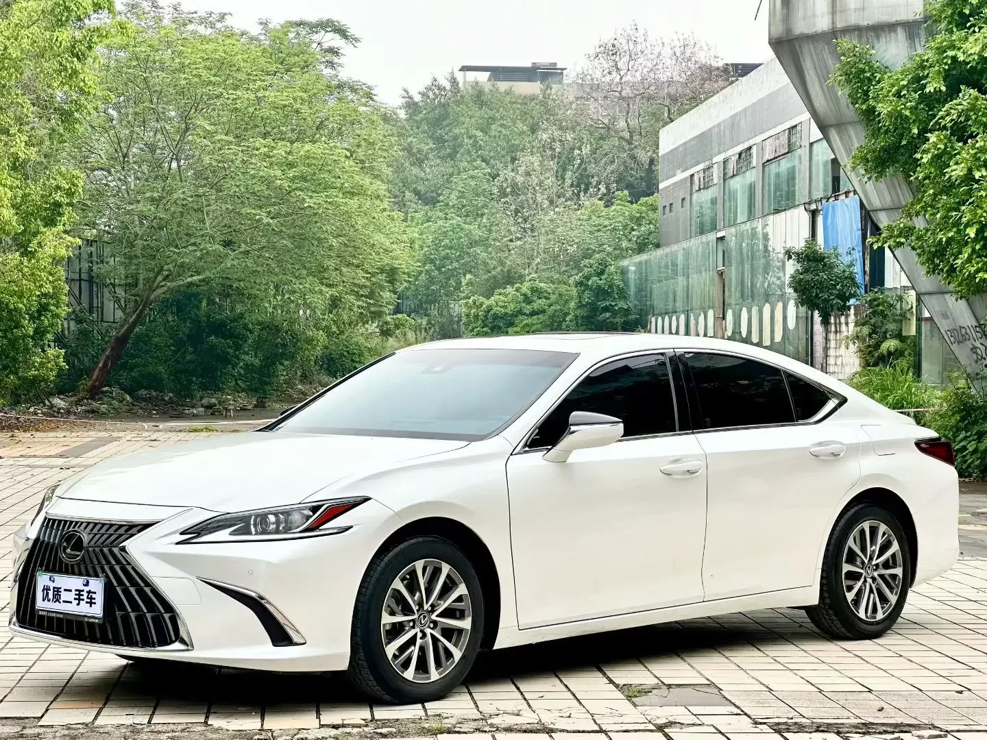 Lexus ES