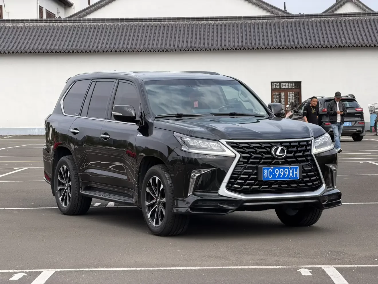 Lexus LX