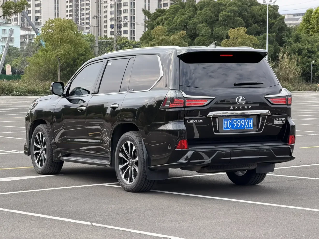 Lexus LX