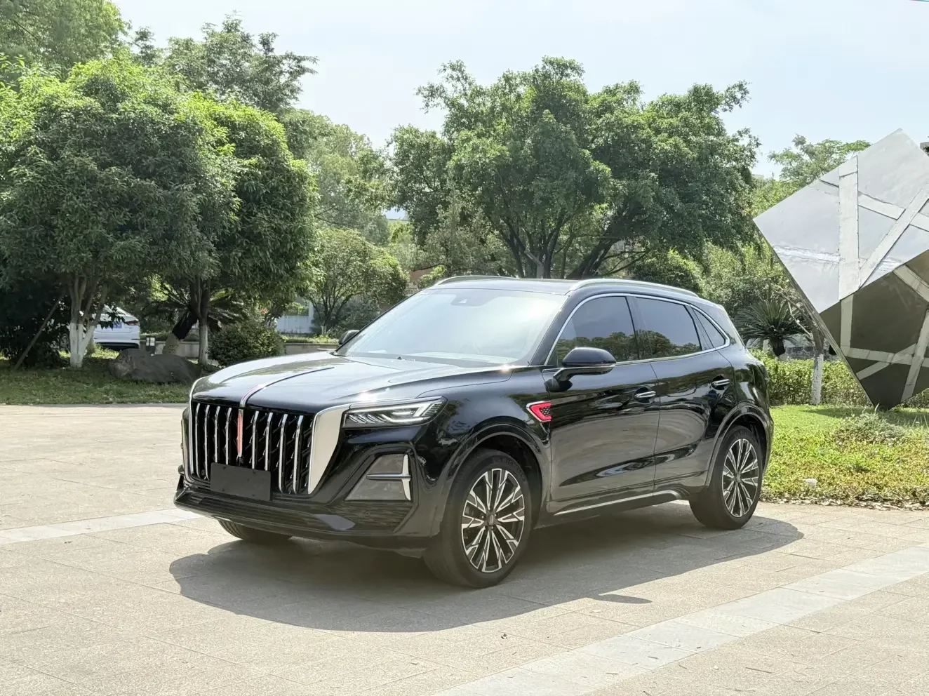 Hongqi HS5