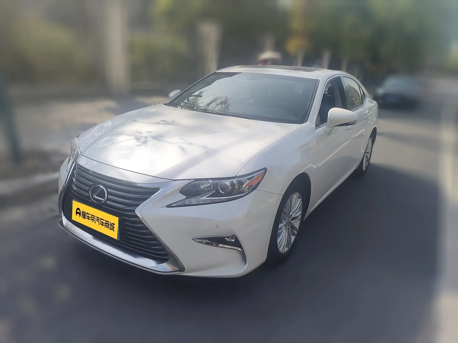 Lexus ES