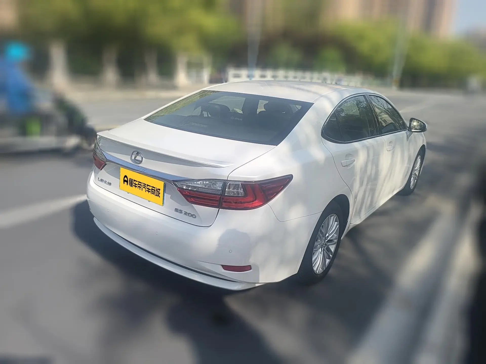 Lexus ES