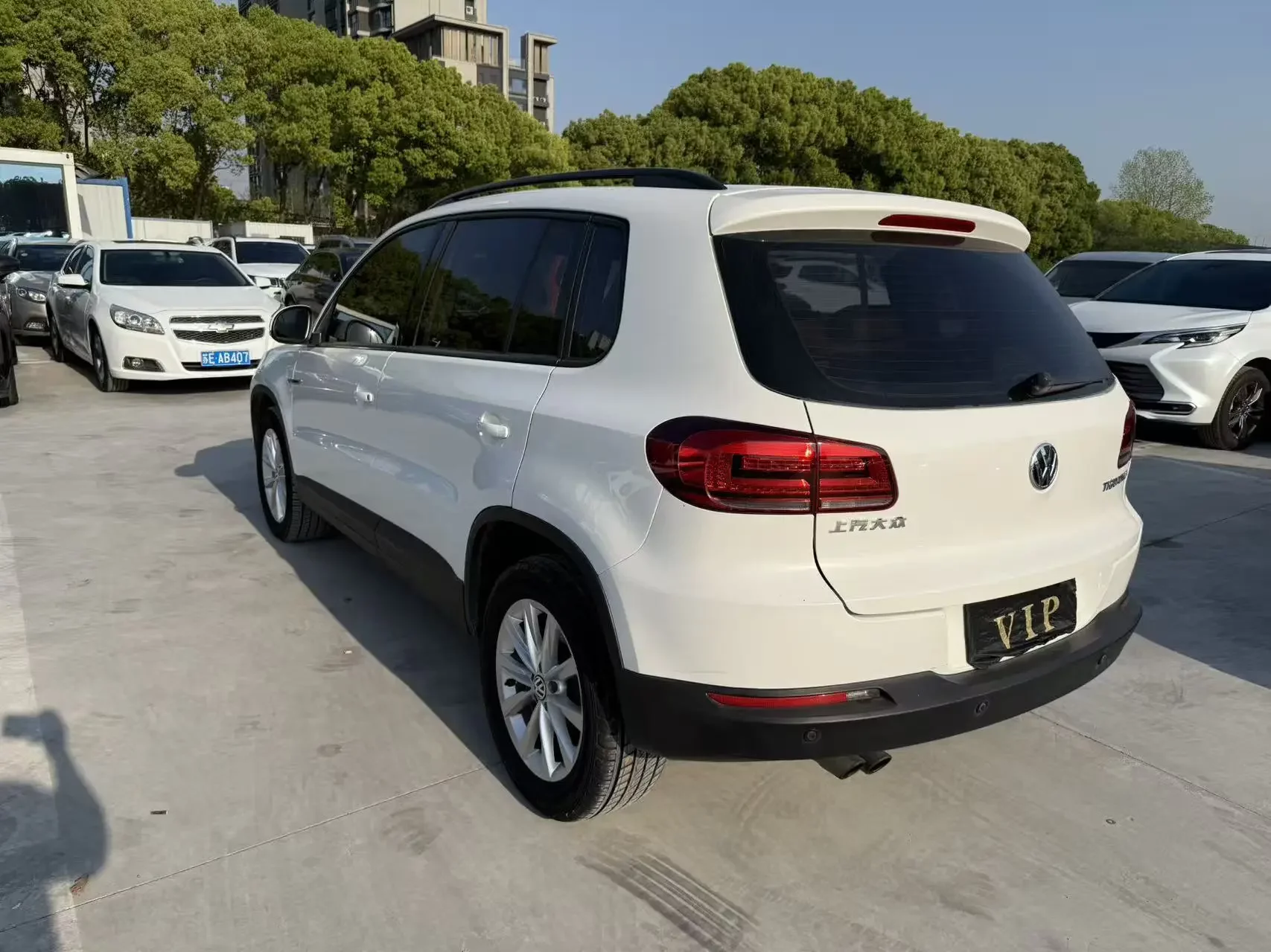 Volkswagen Tiguan (Tharu)
