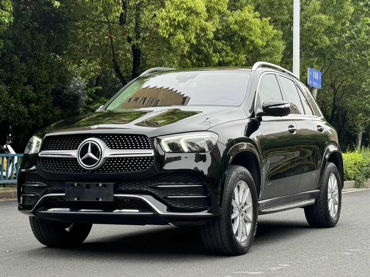 Mercedes-Benz GLE (Imported)