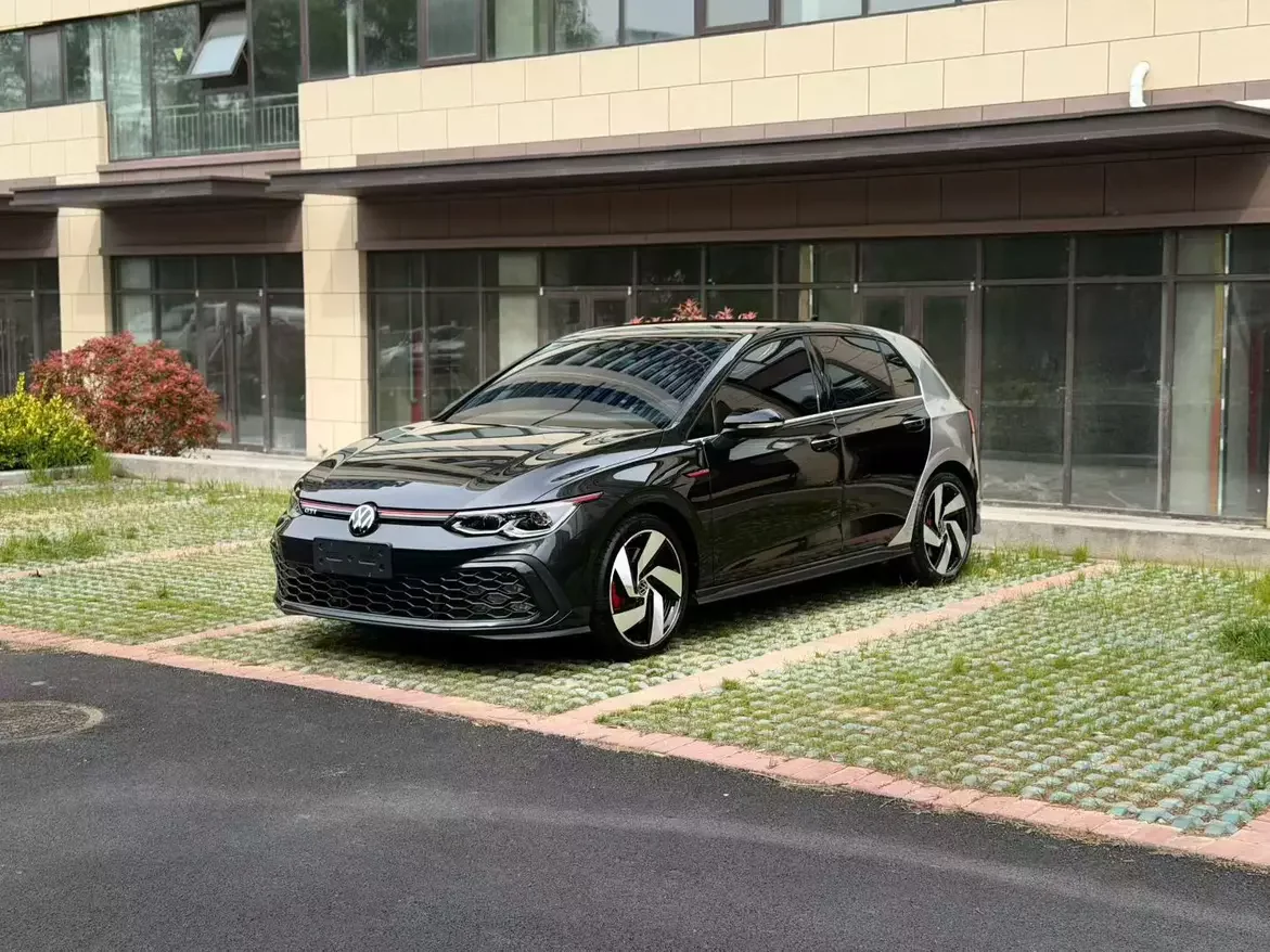 Volkswagen Golf GTI