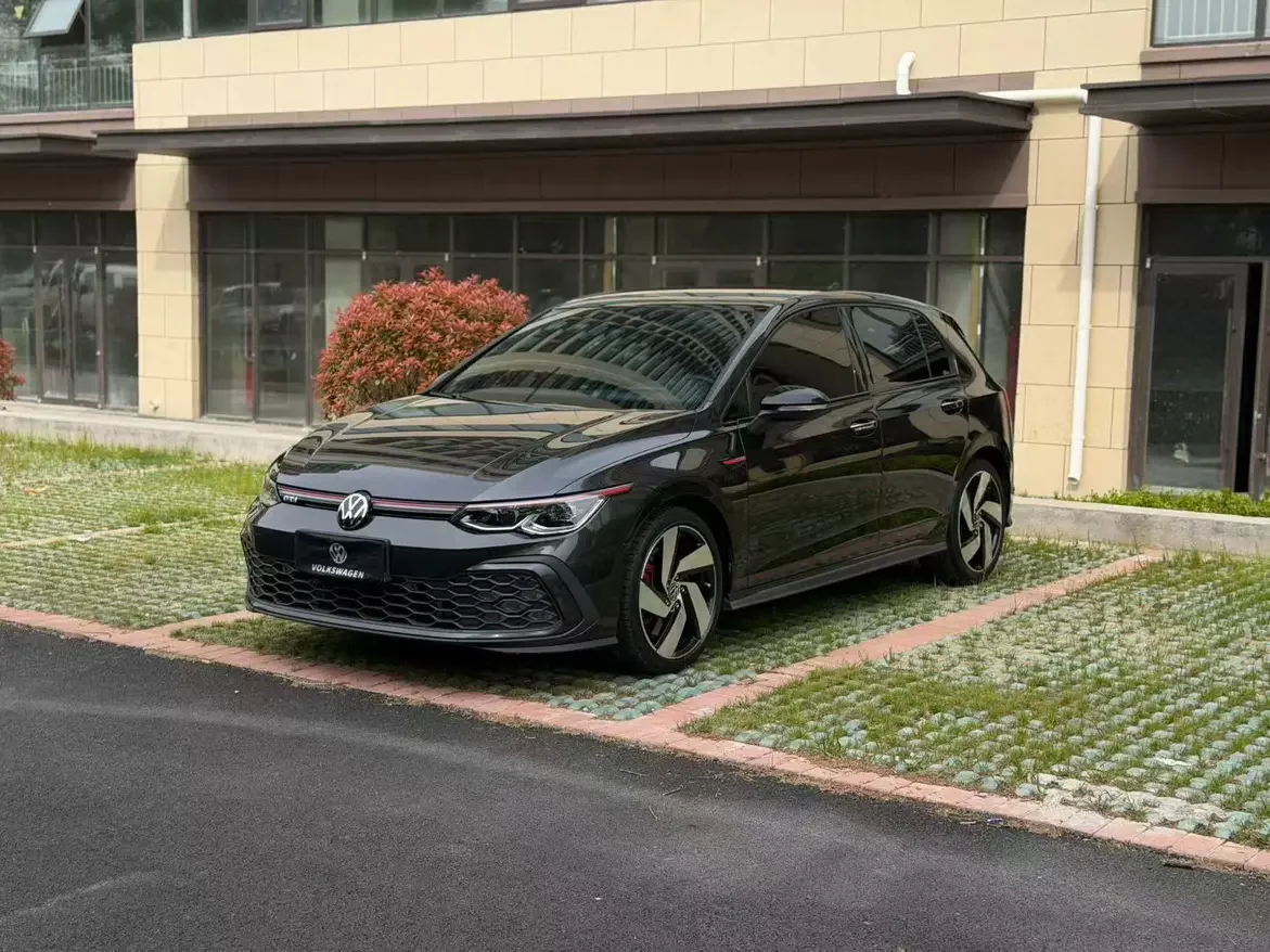 Volkswagen Golf GTI
