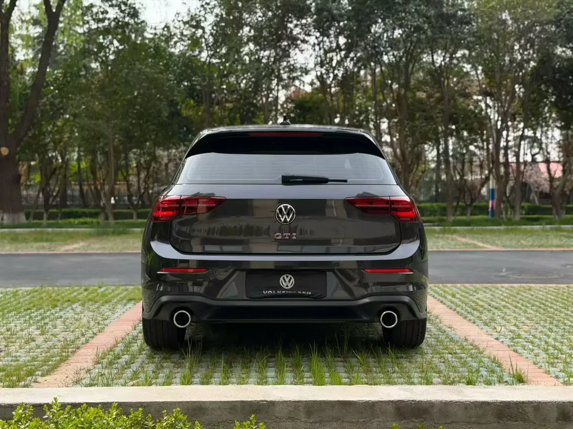 Volkswagen Golf GTI