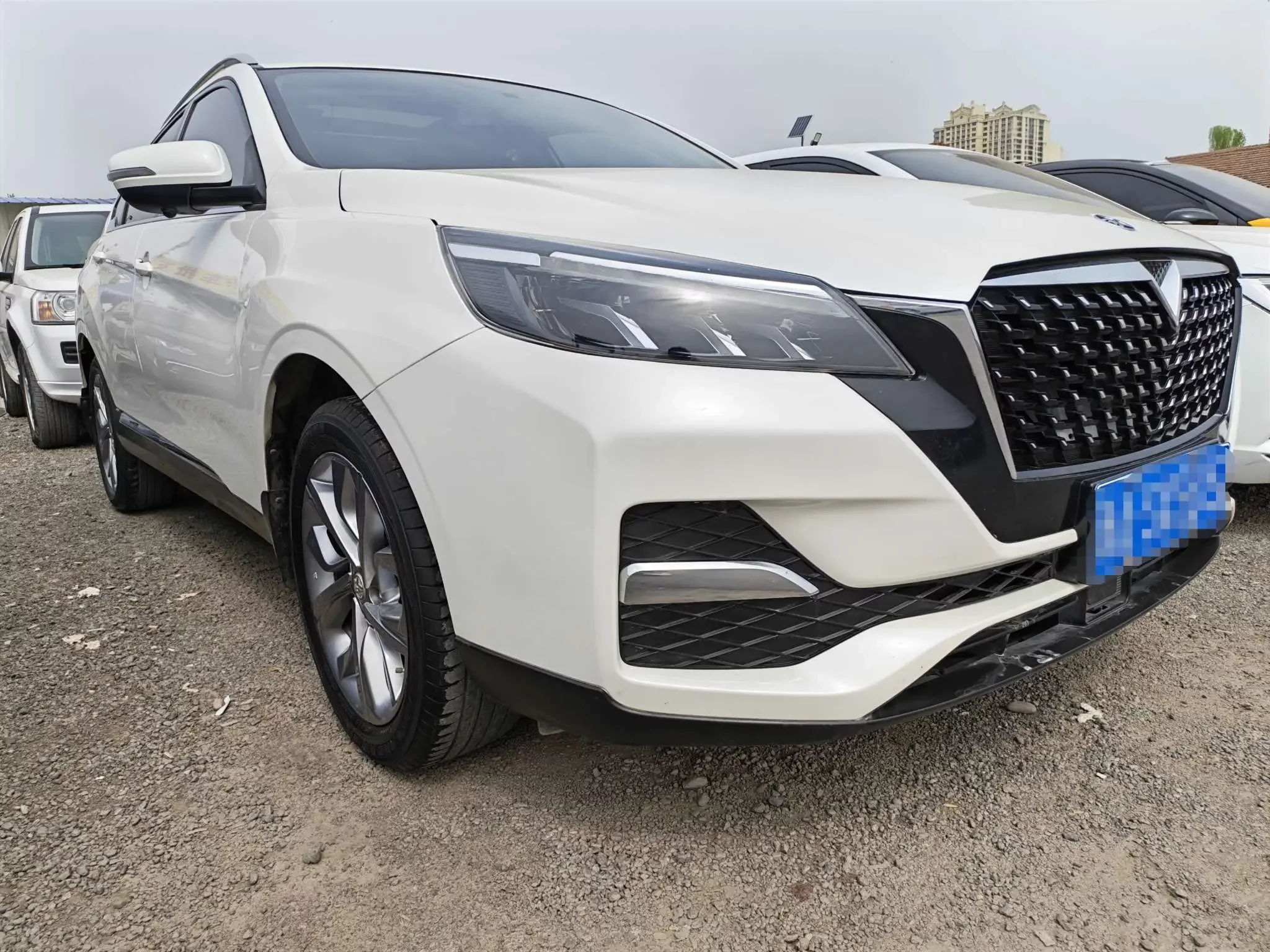 Kai Chen Venucia T90