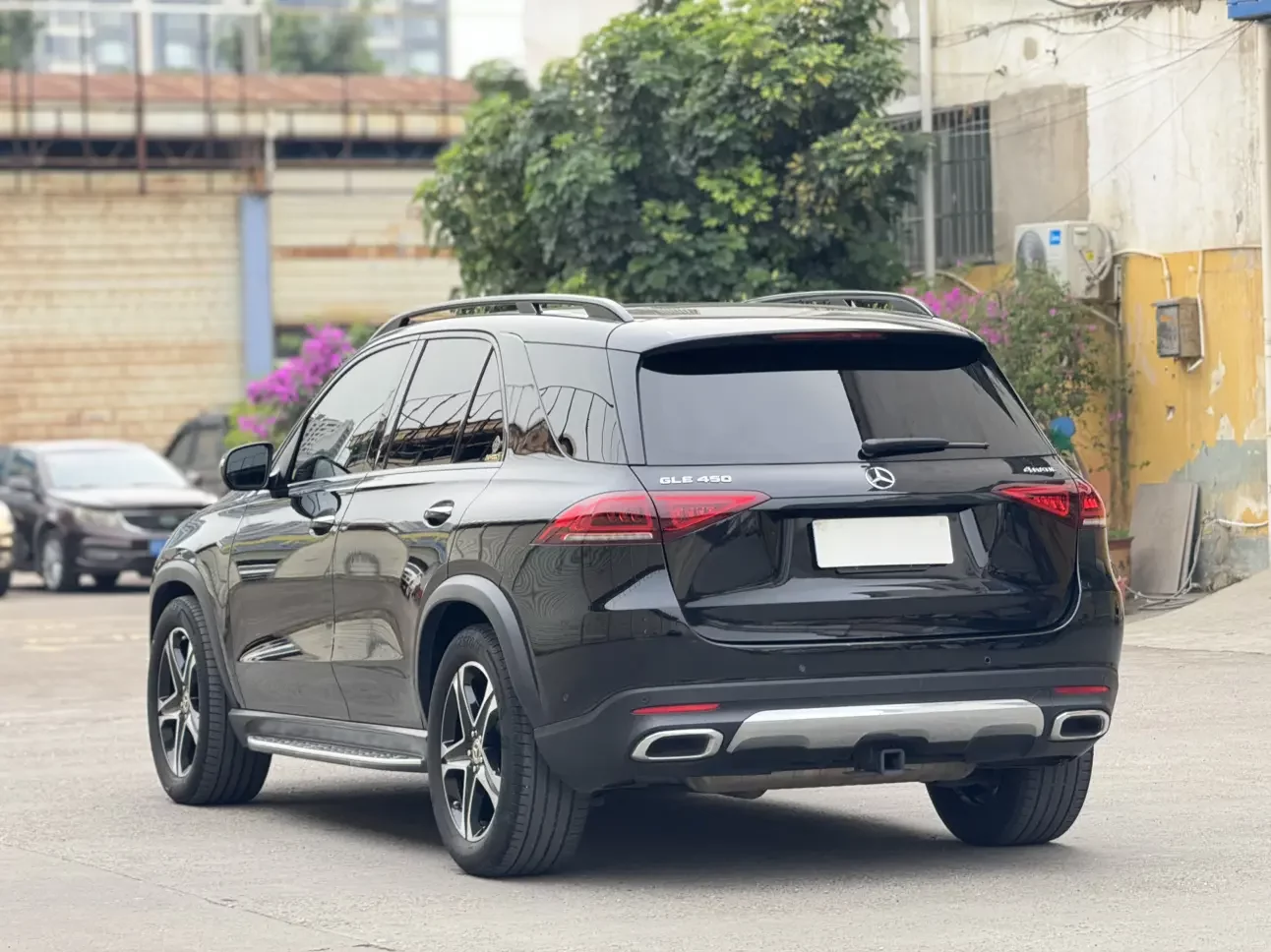 Mercedes-Benz GLE (Imported)