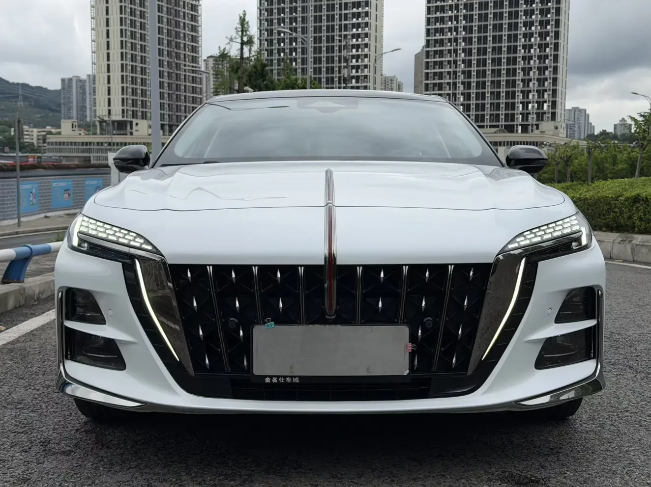Hongqi H6