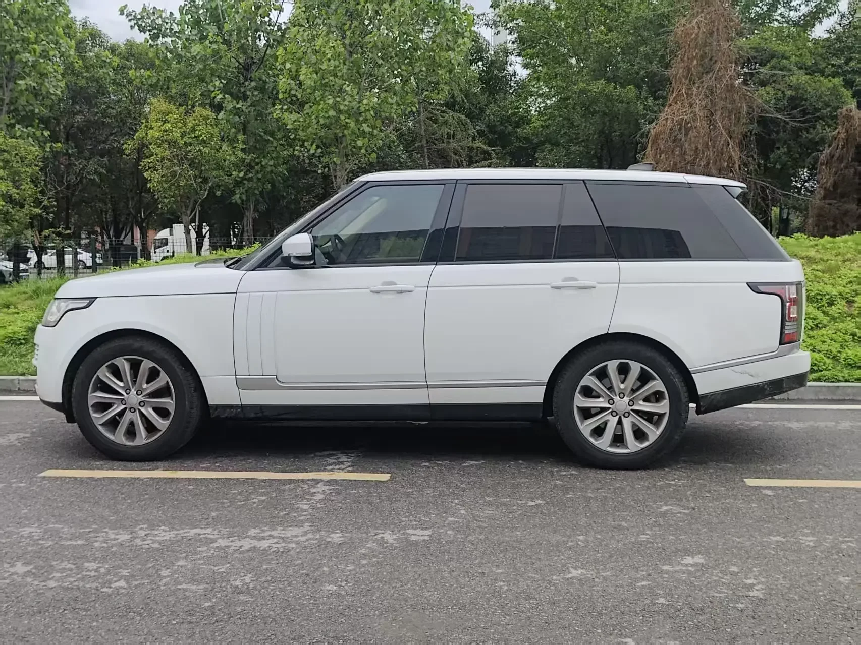 Land Rover range rover
