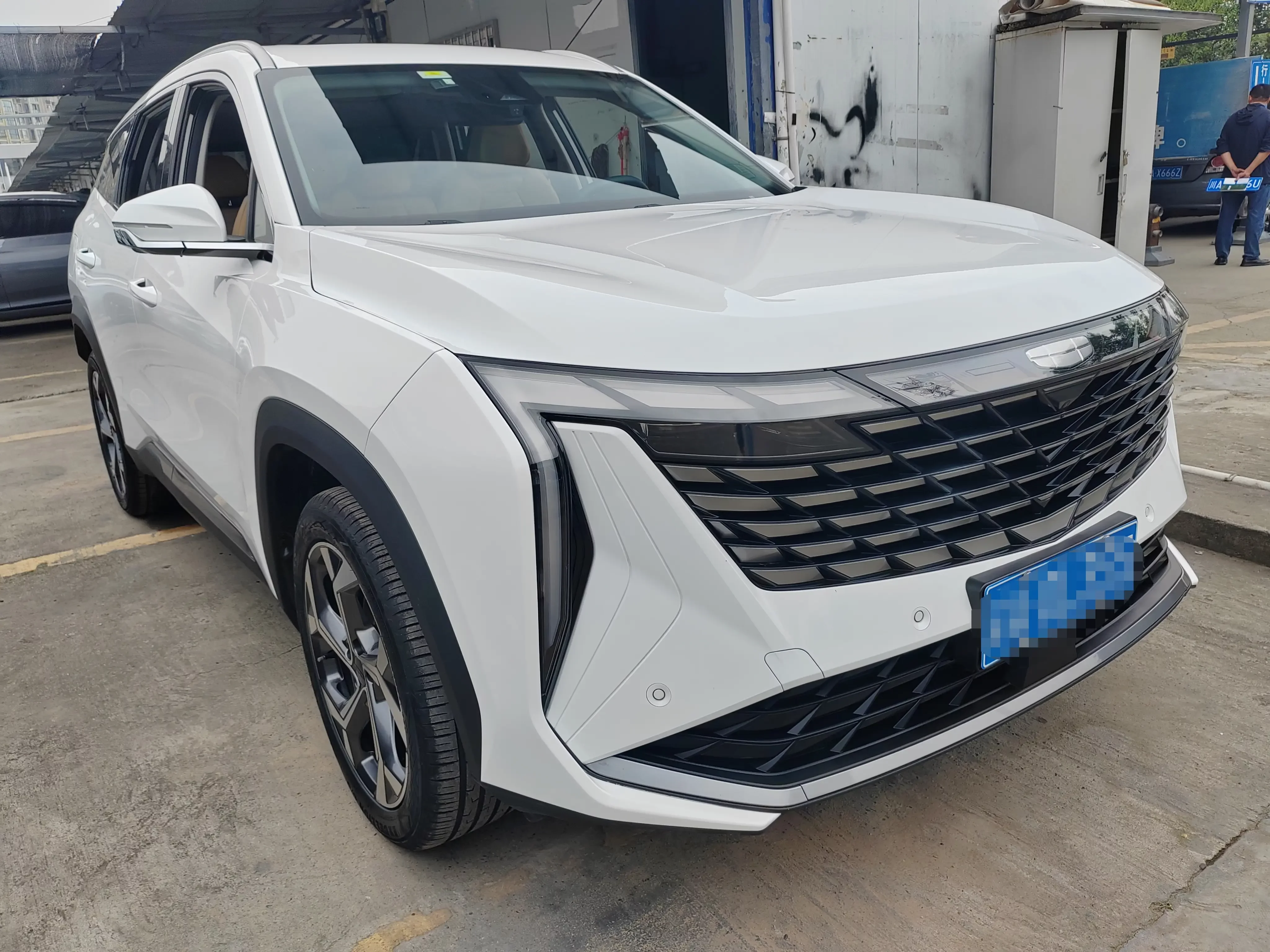 Geely Atlas L