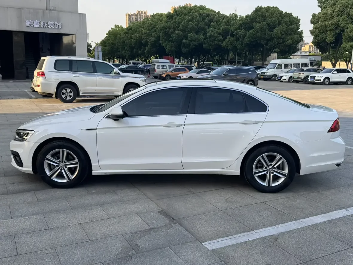 Volkswagen Lamando