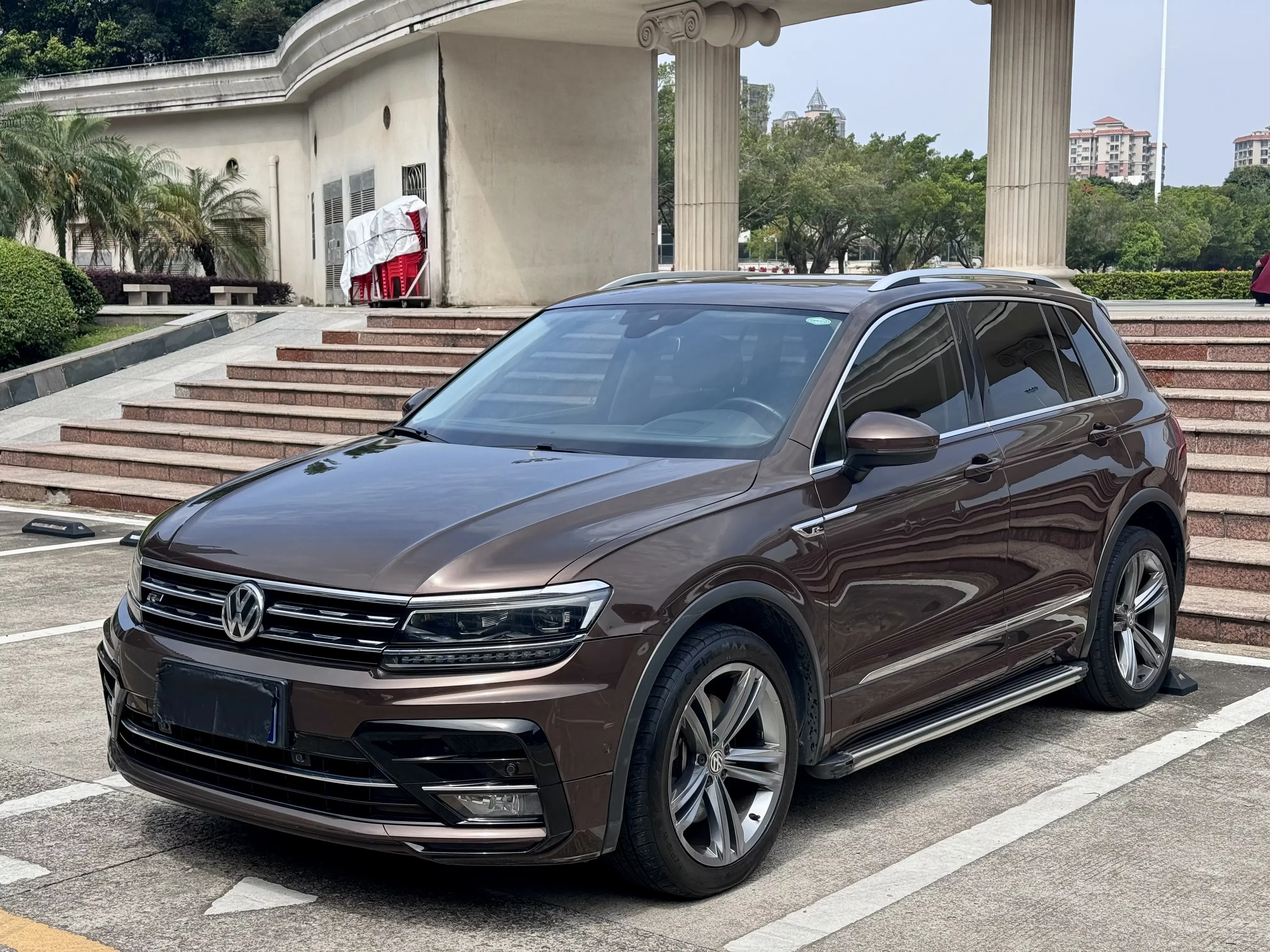 Volkswagen Tiguan (Tharu)