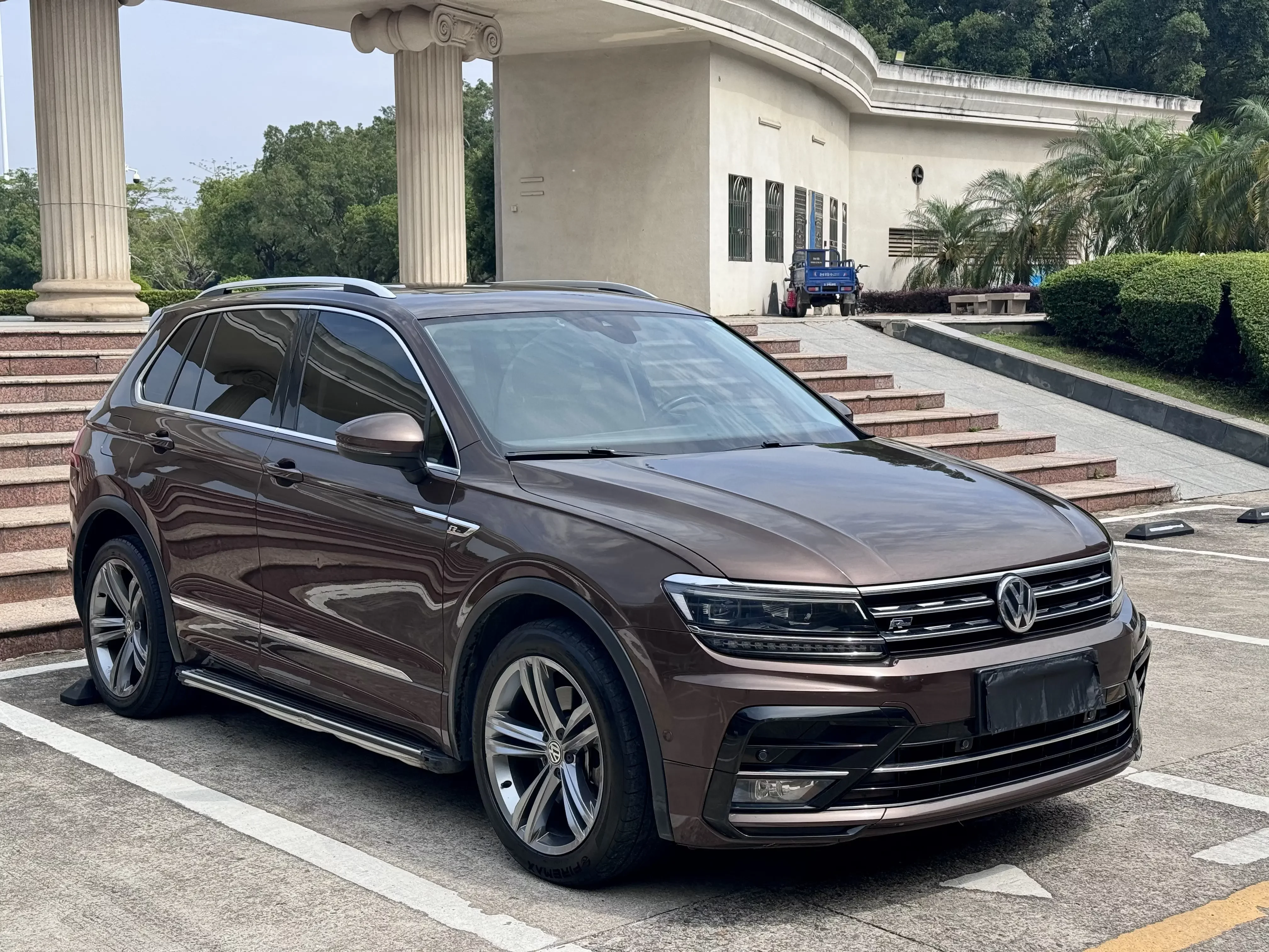 Volkswagen Tiguan (Tharu)
