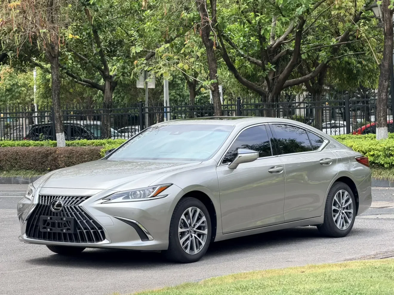Lexus ES