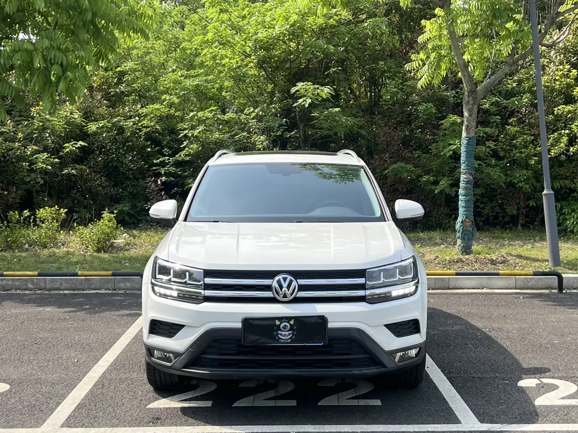 Volkswagen Tharu