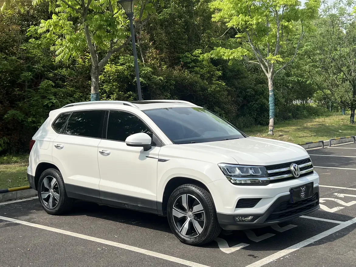 Volkswagen Tharu