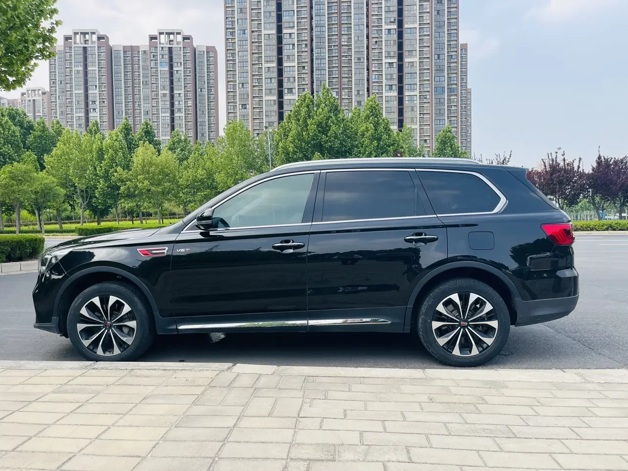 Hongqi HS7
