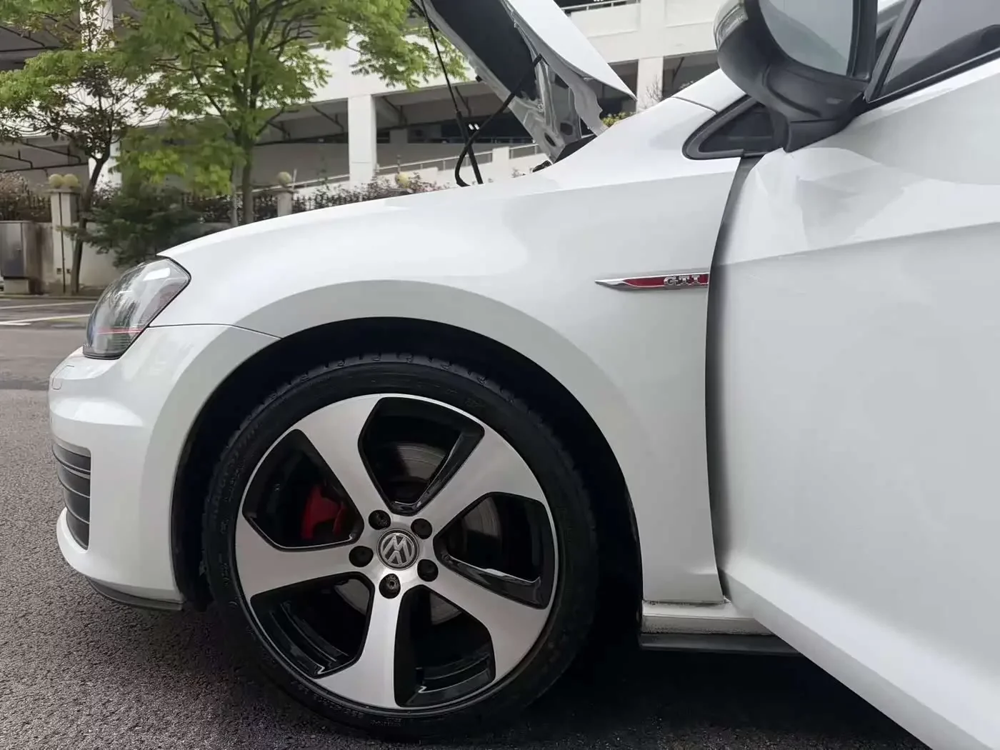Volkswagen Golf GTI